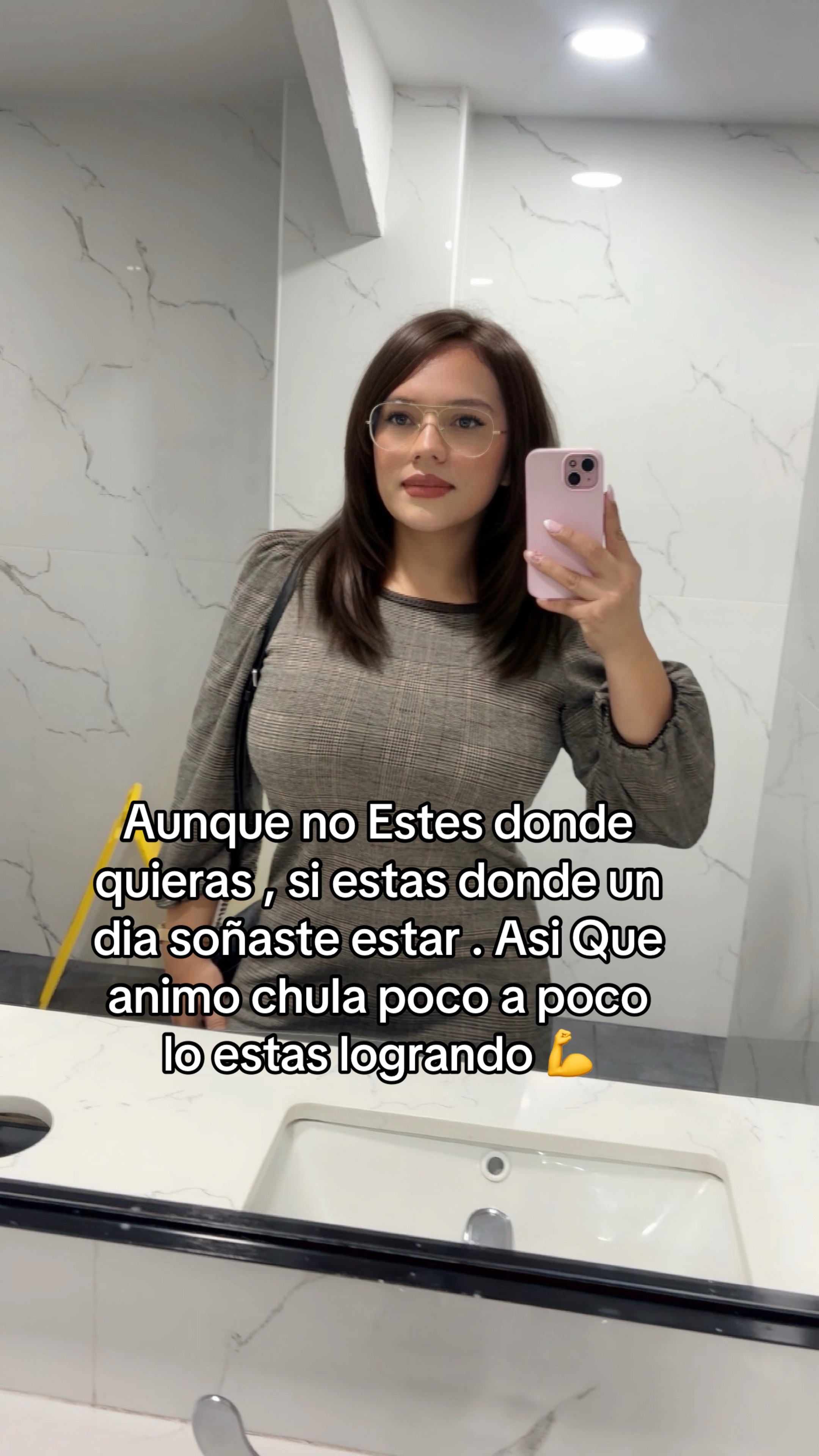 @roxyguzmanorozco