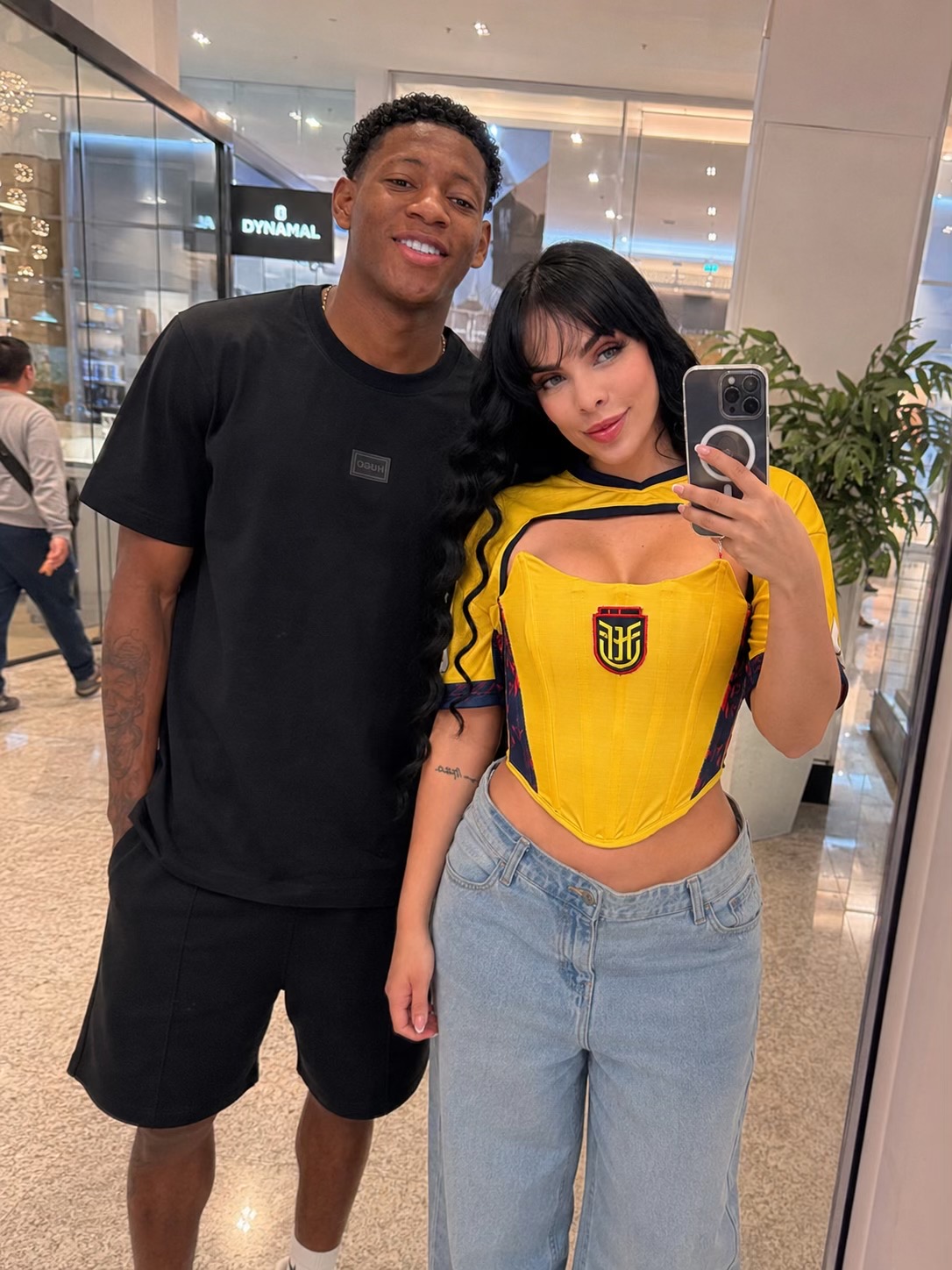 @andreaesoto0
