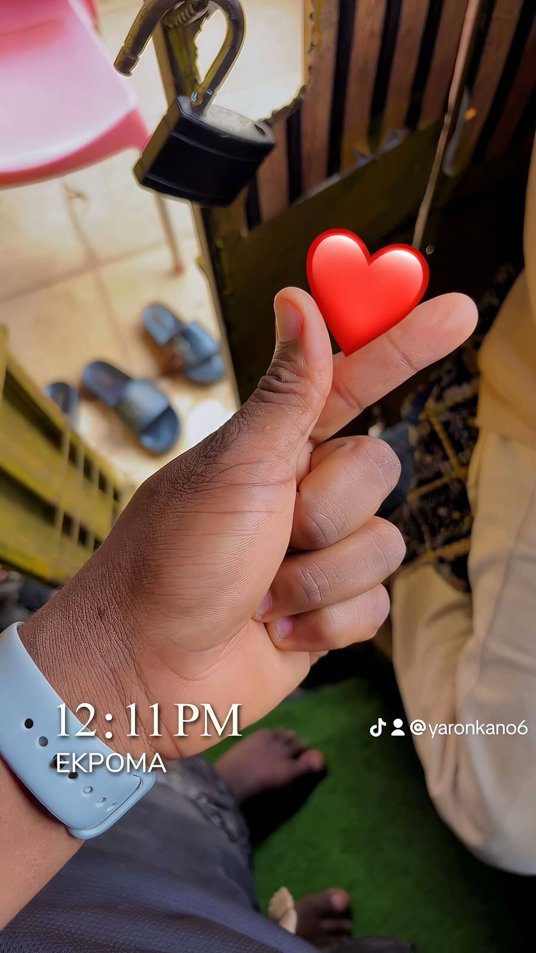 @¥ARON🤟KANO😎