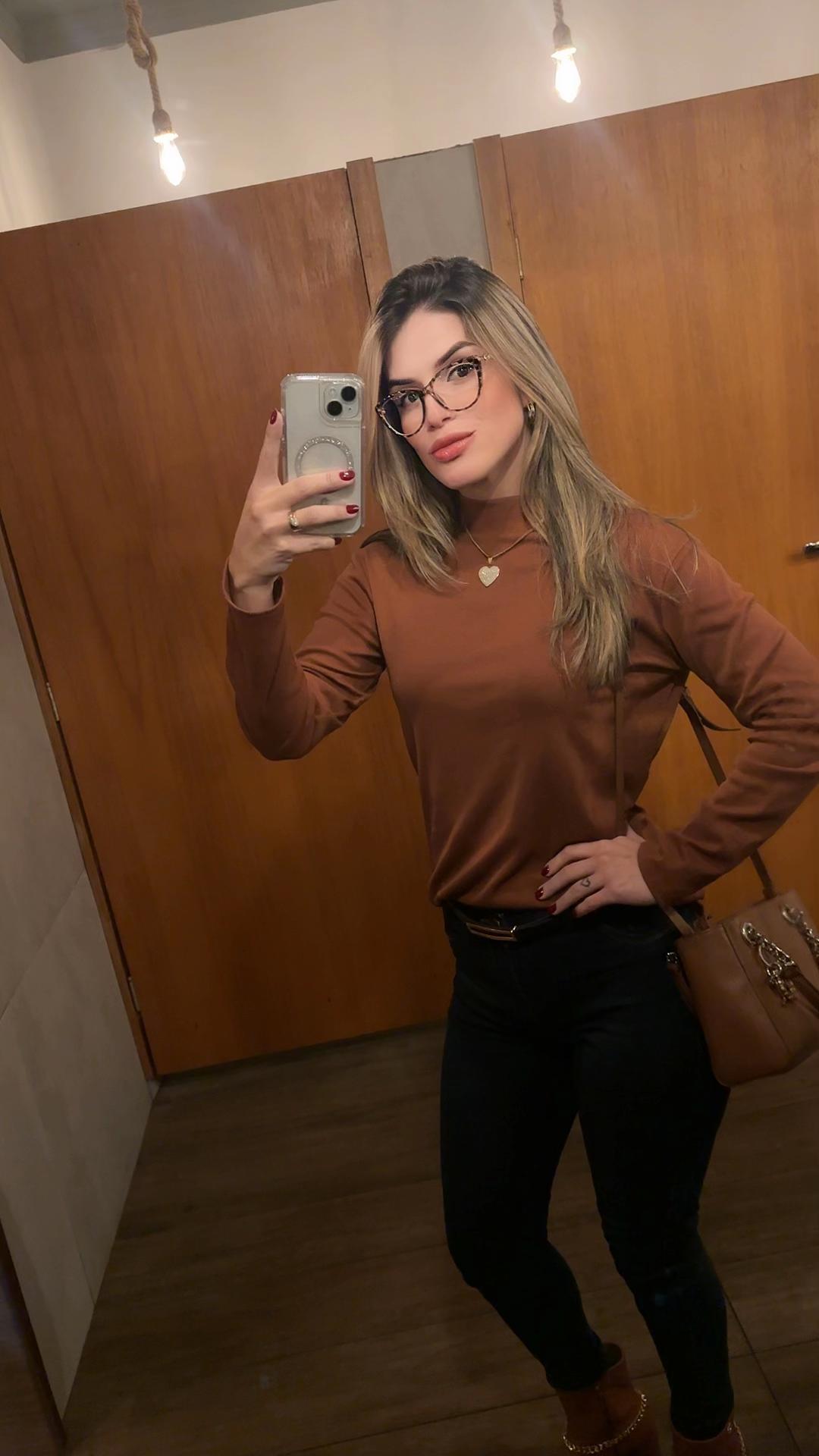 @Lari.