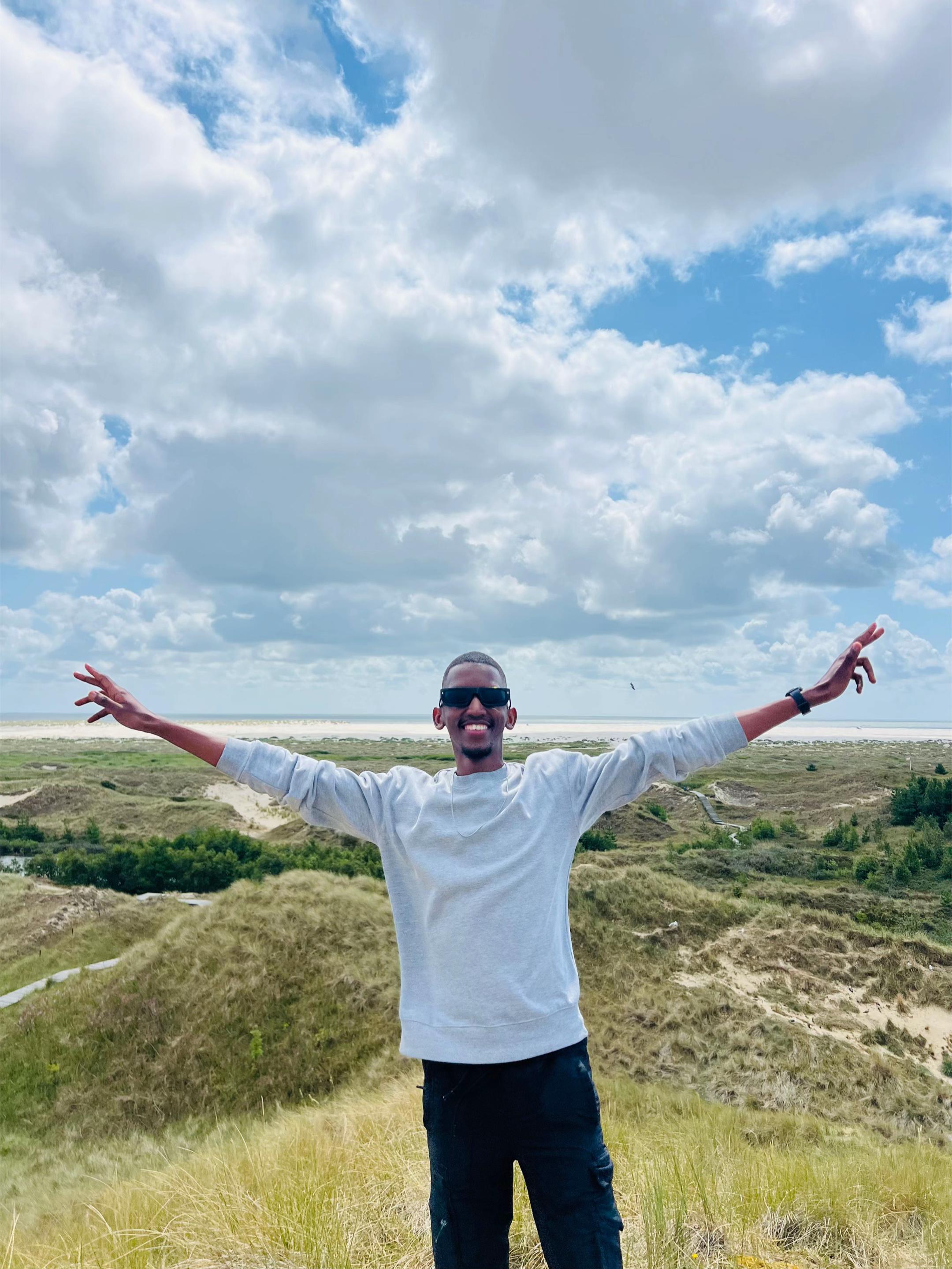 @D O N A L D 🇧🇼 🫵🏾 🇩🇪