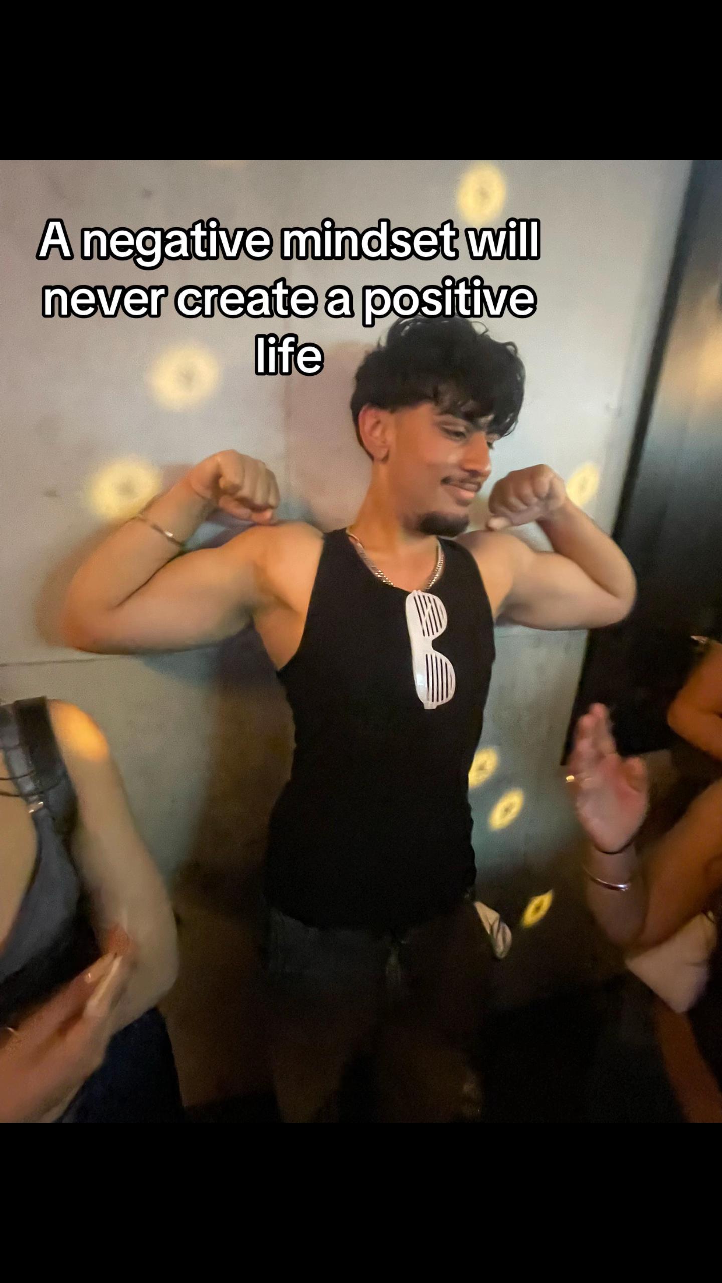 @✇
