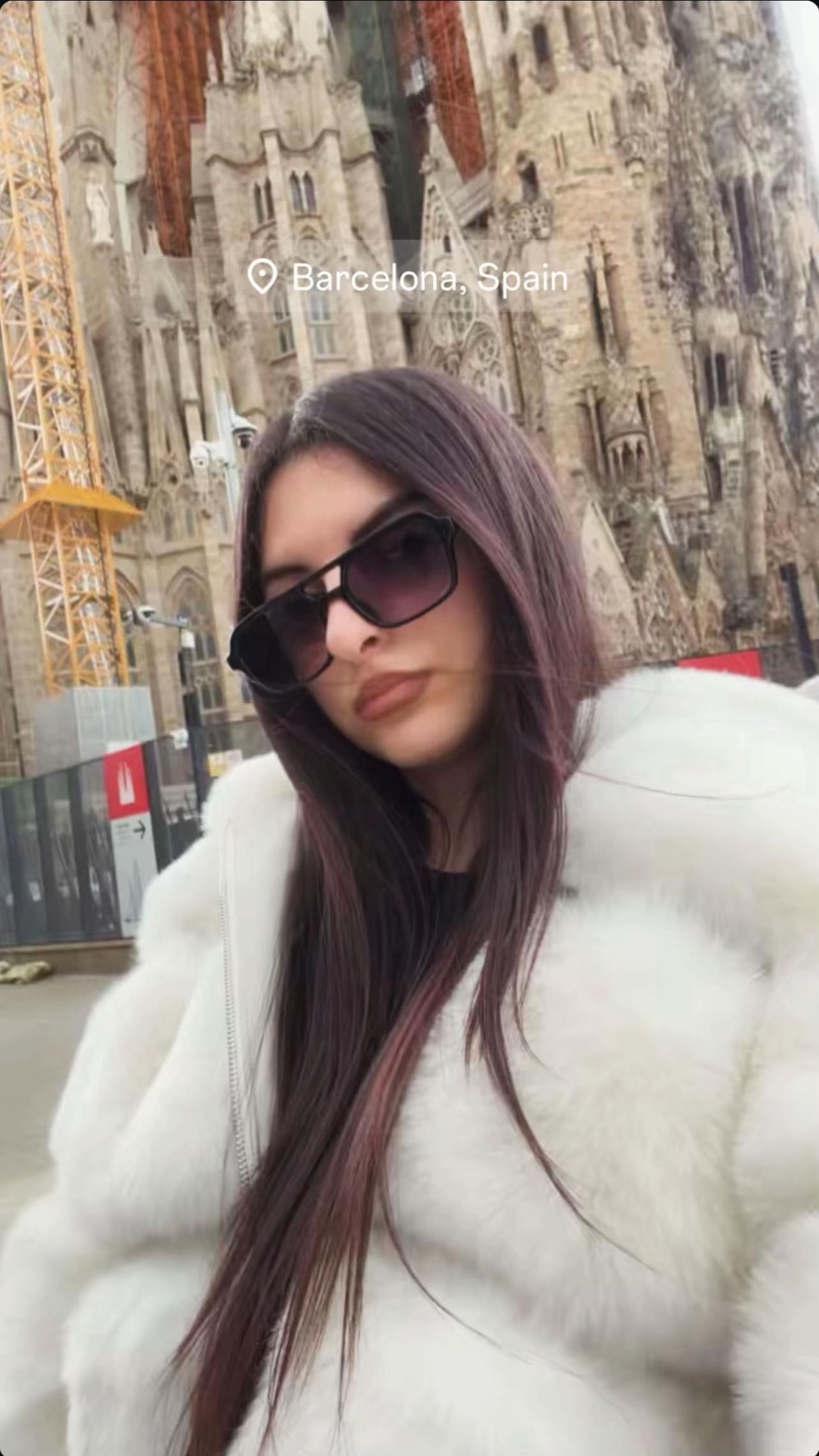 @𝐀𝐧𝐧𝐚 𝐁𝐞𝐥𝐥𝐚