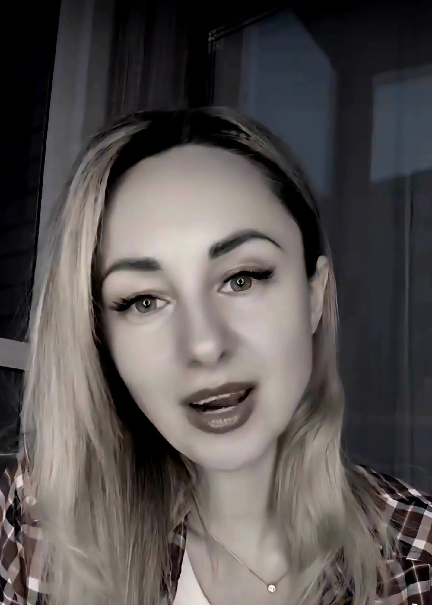 @Denisa 🖤🖤🖤🖤