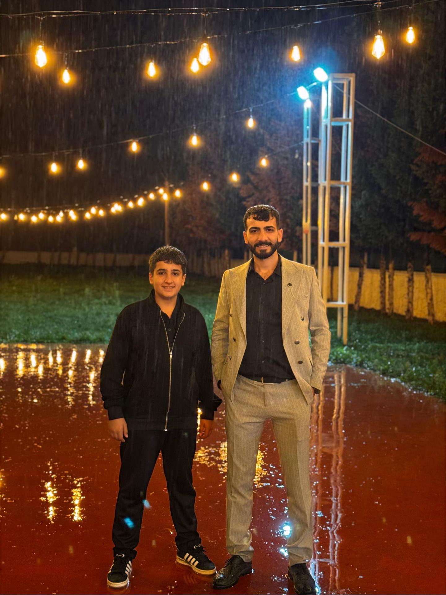 @Azat Ataş