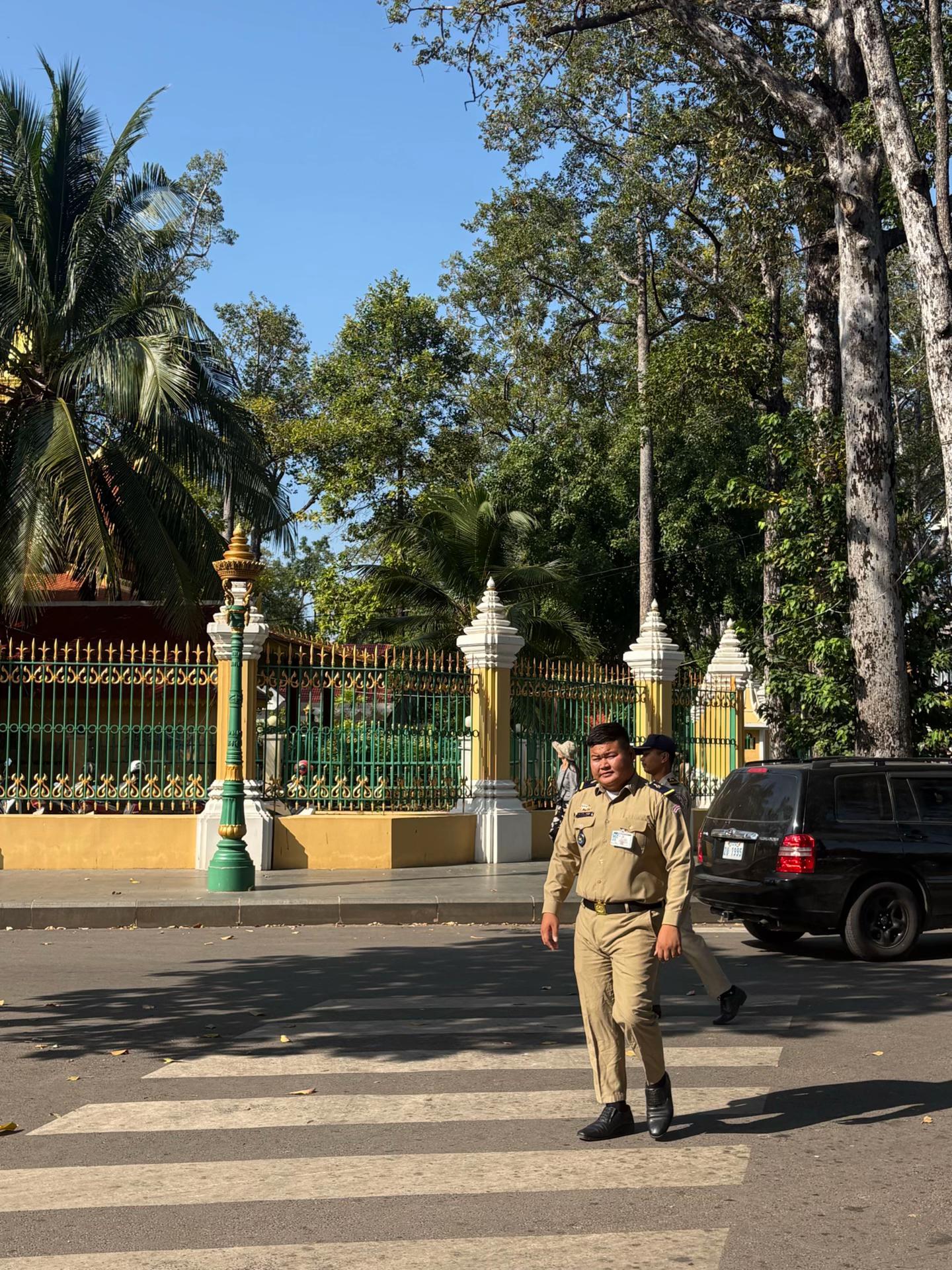 @ឥន្ទ្រីខ្មៅ ⚖️
