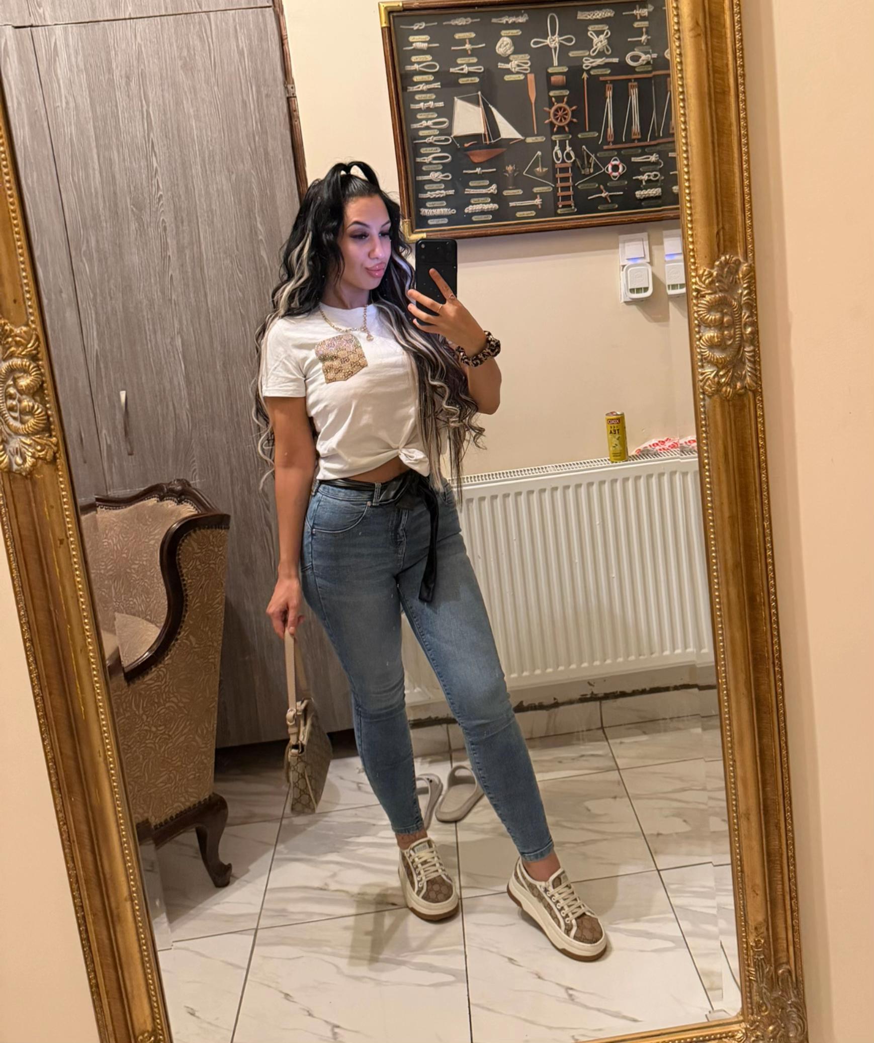 @Larissza