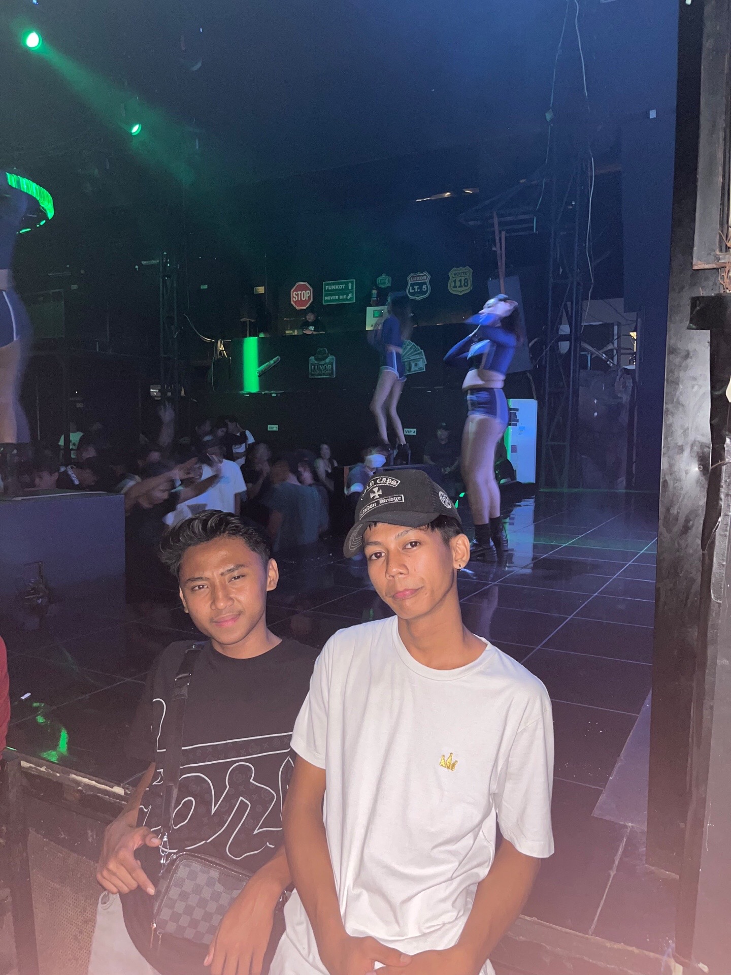 @Aboyy
