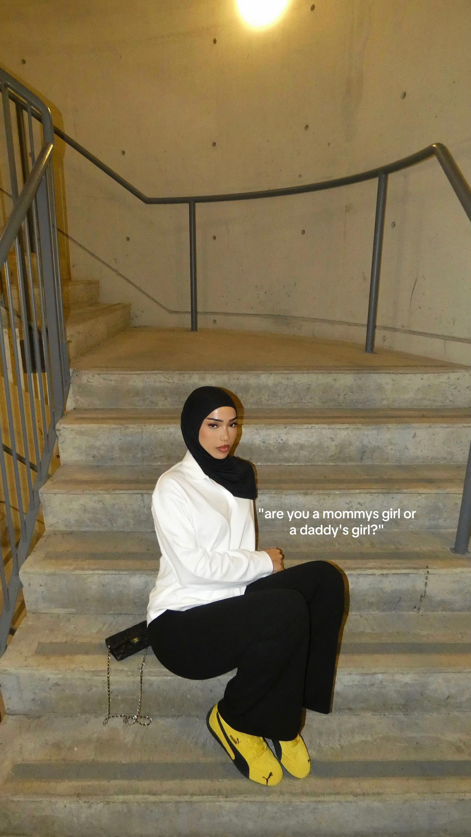 @لارا