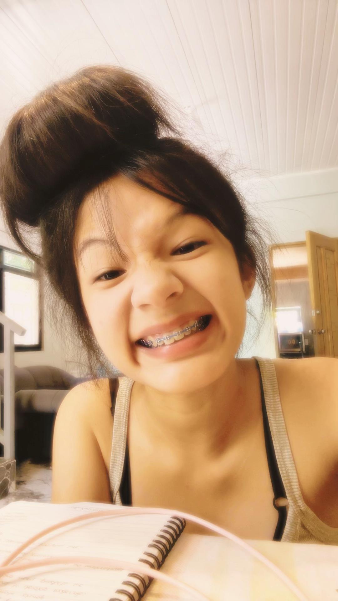 @litchownie.