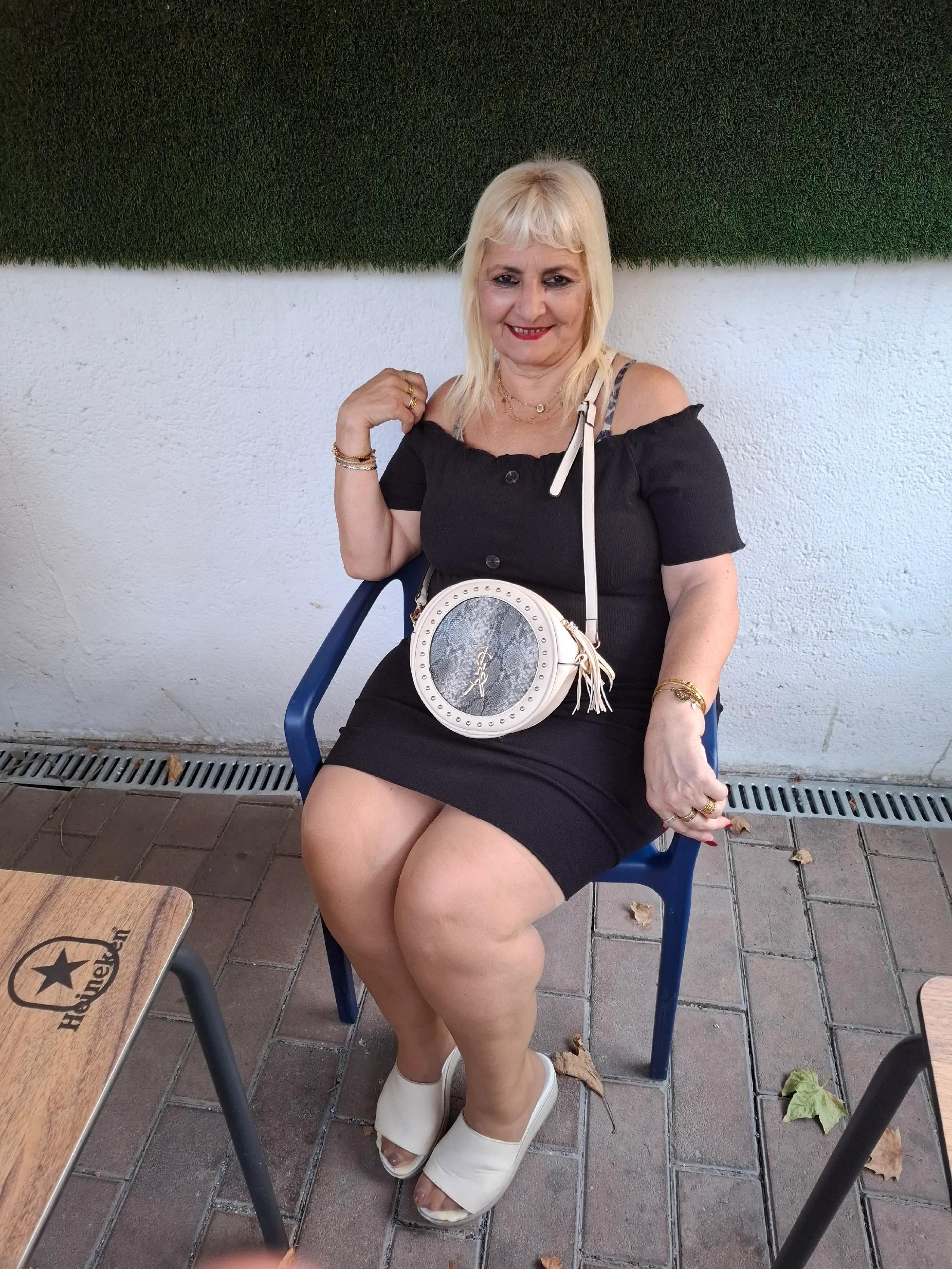 @toñi
