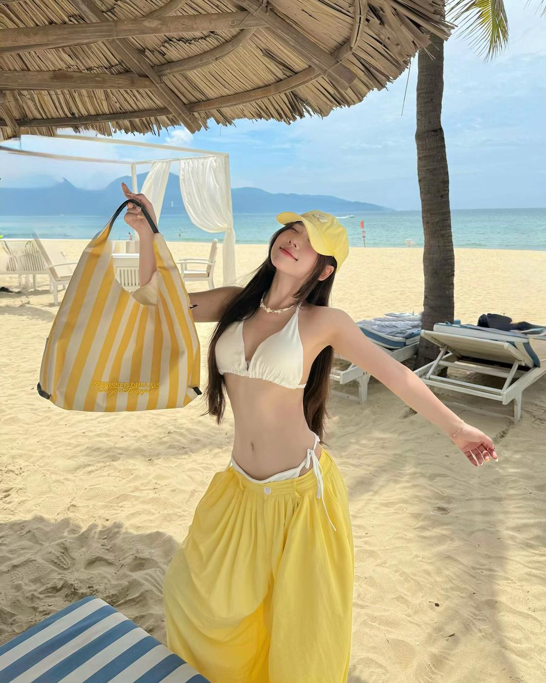 @Muối Bikini
