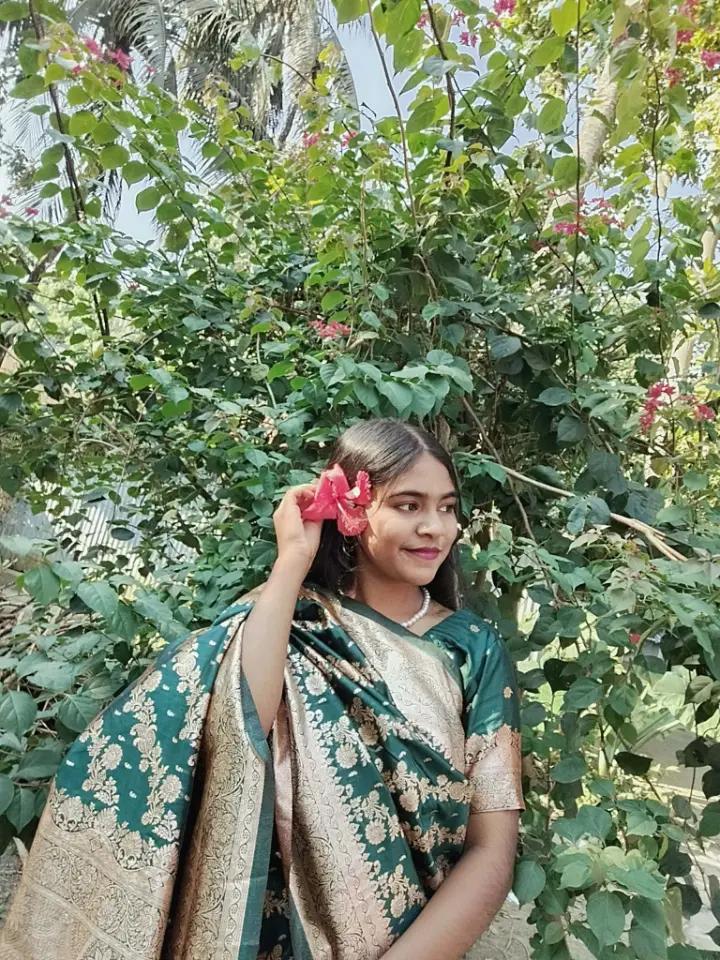@মায়াবতী😊😅