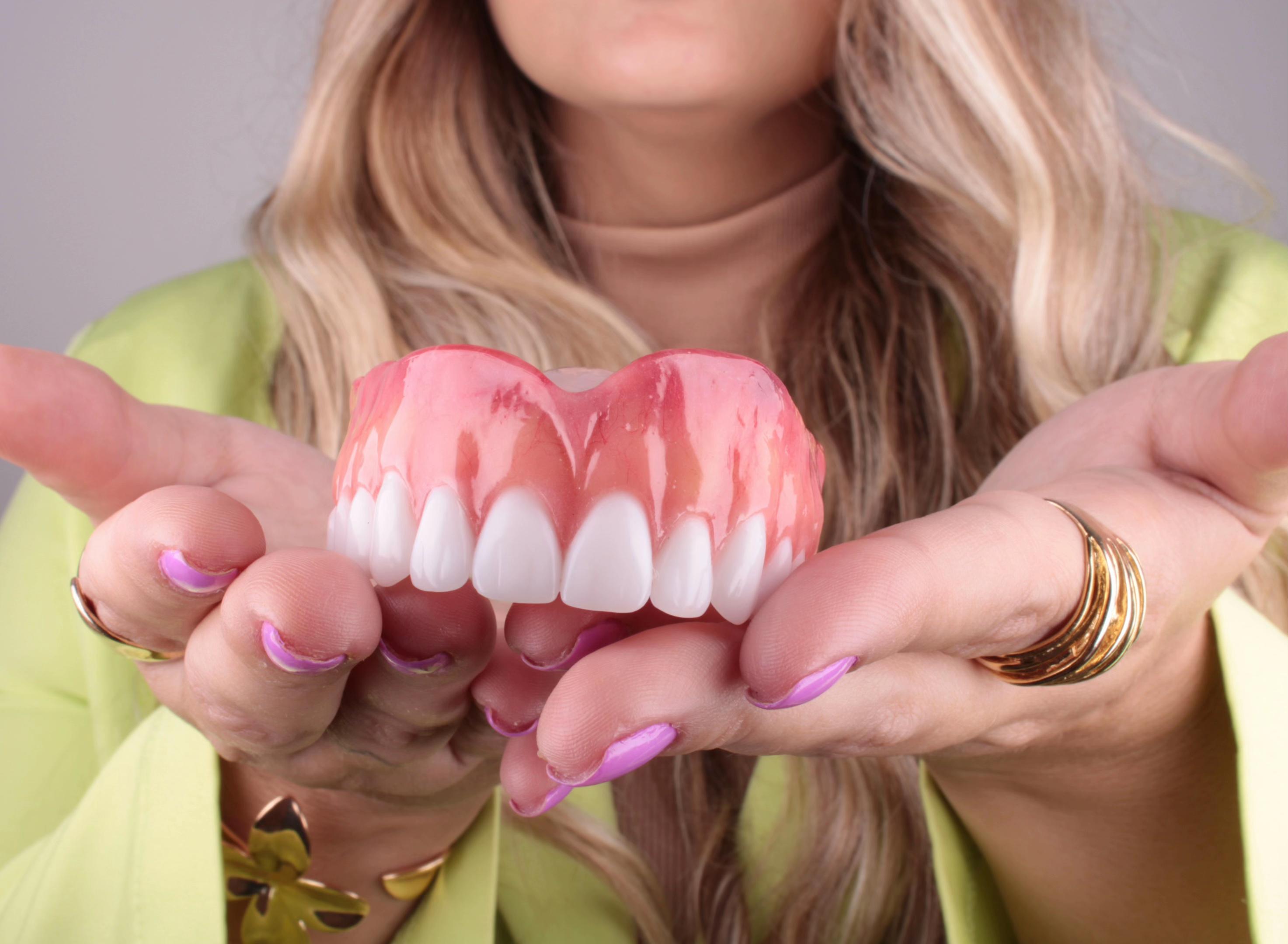 @Lab. de Prótese Dentária