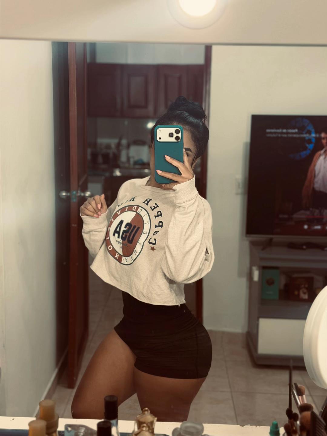 @N A N A 🖤