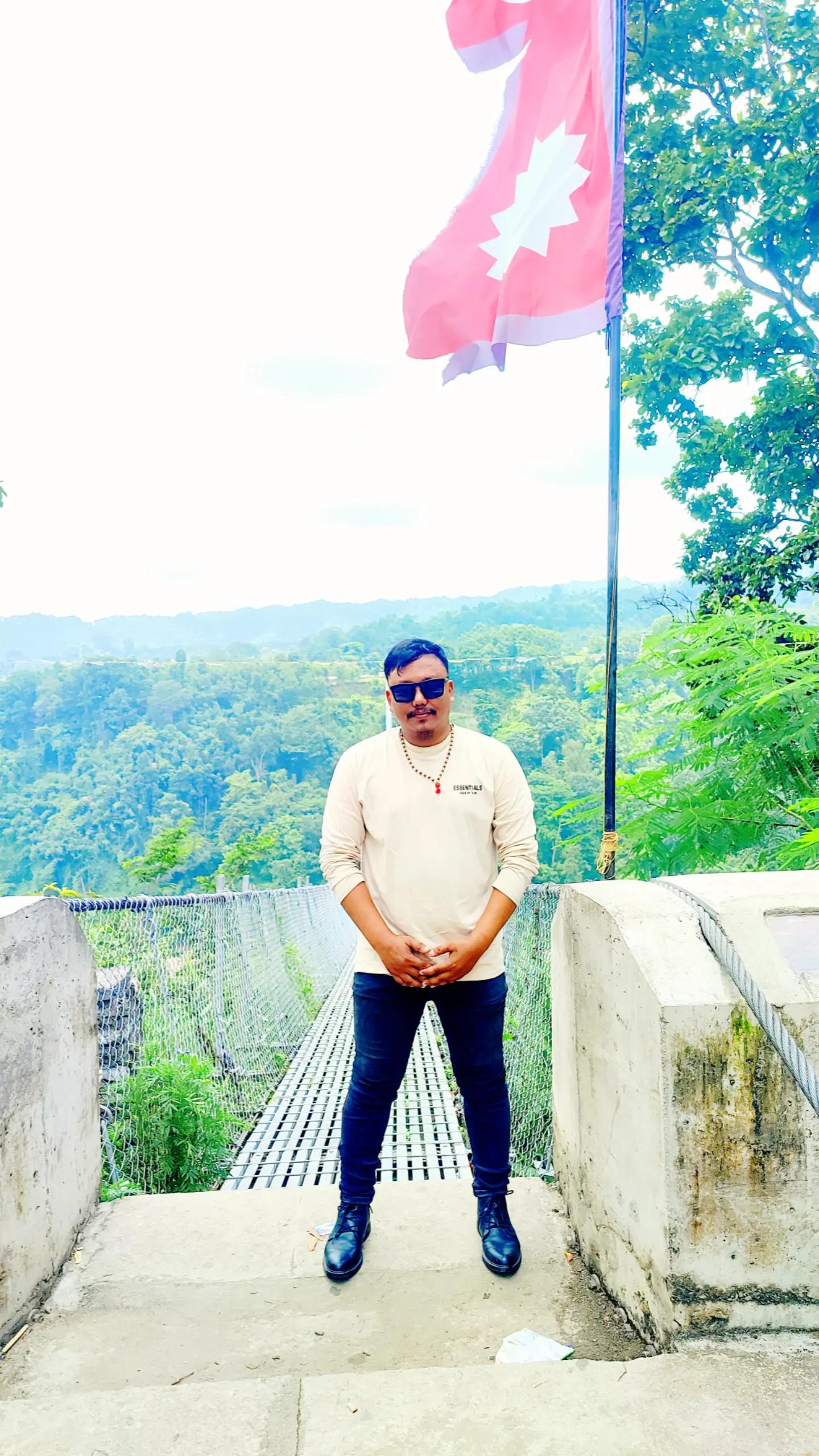 @𝐁𝐢𝐧𝐚𝐲