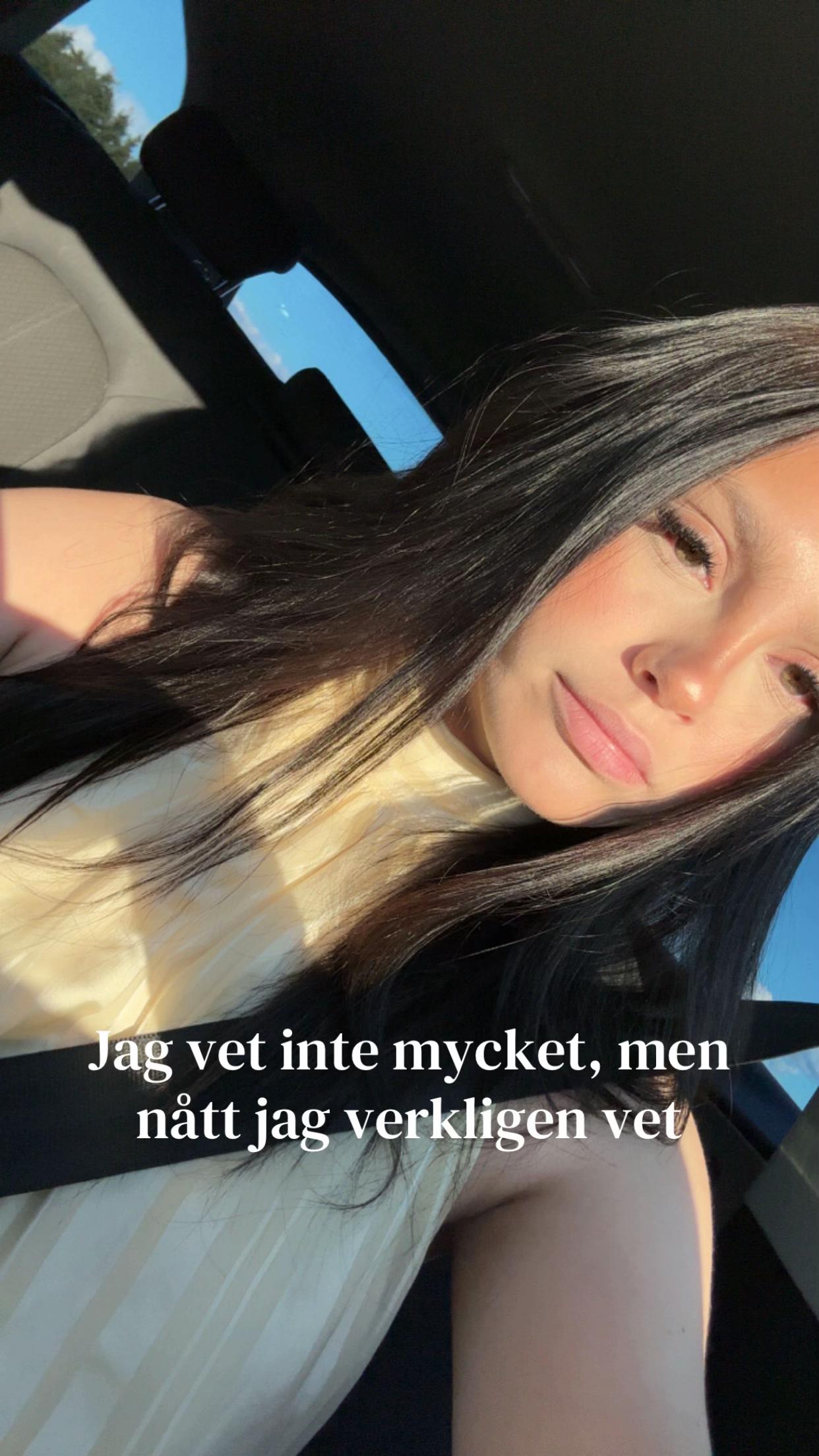 @Elina🌸