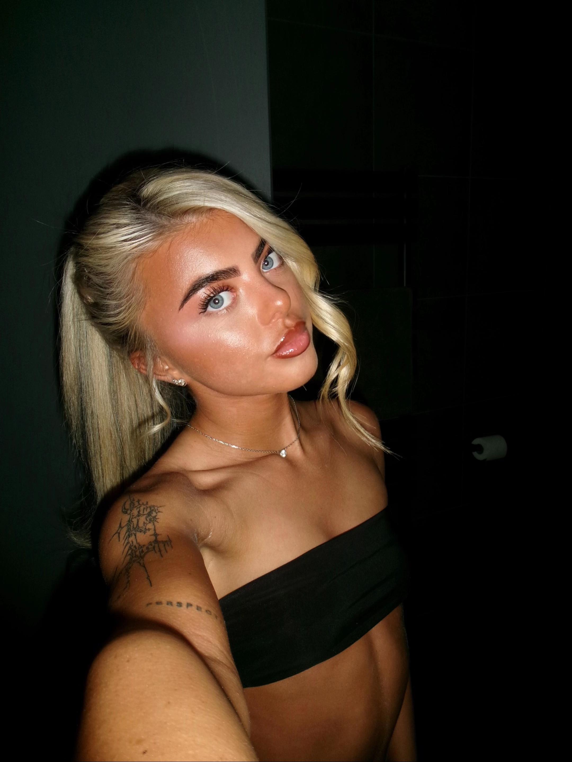 @Mikayla🍸