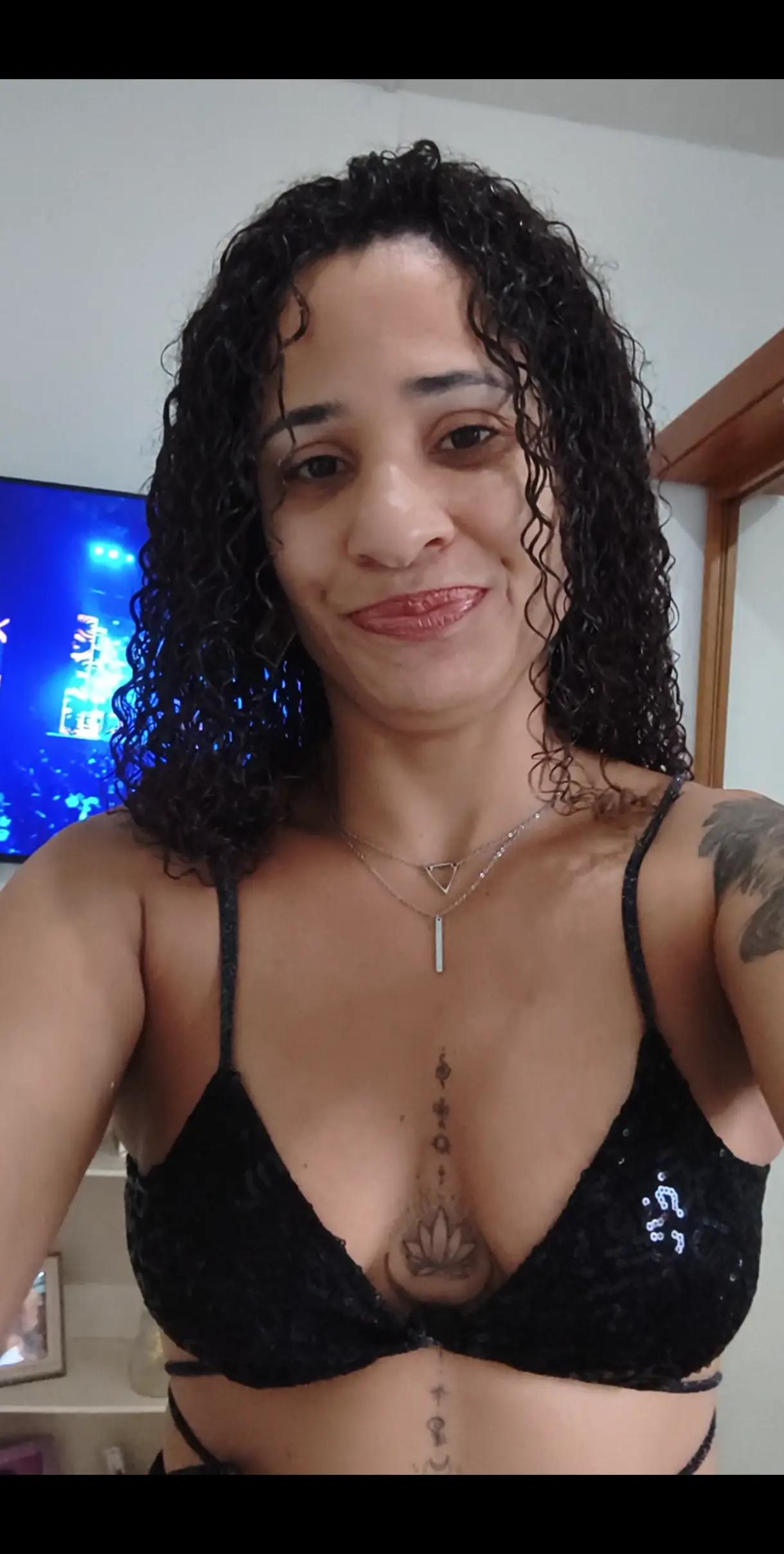 @deboramonique_