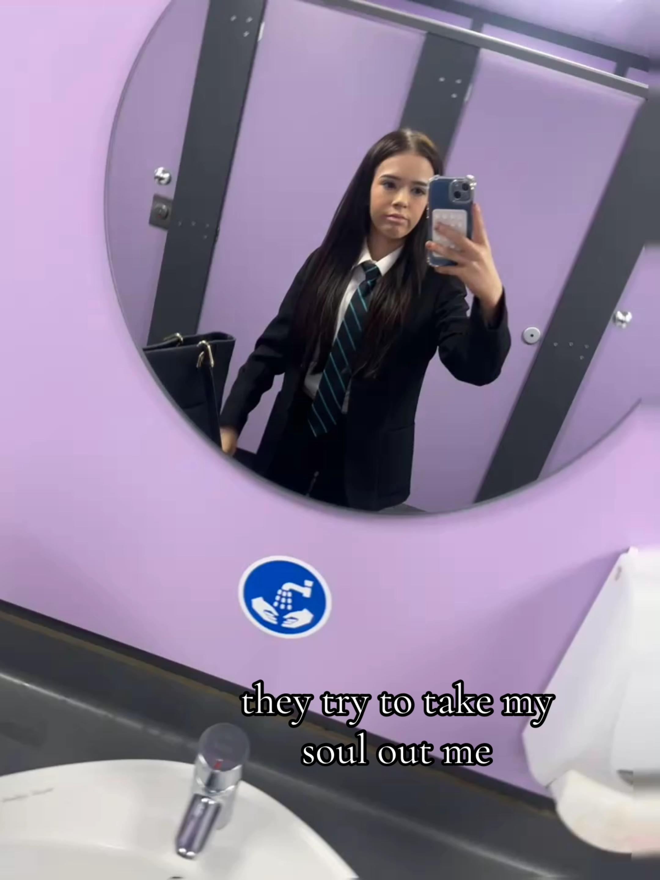 @❦ 𝒮 𝓀 𝓎 ℯ ❦