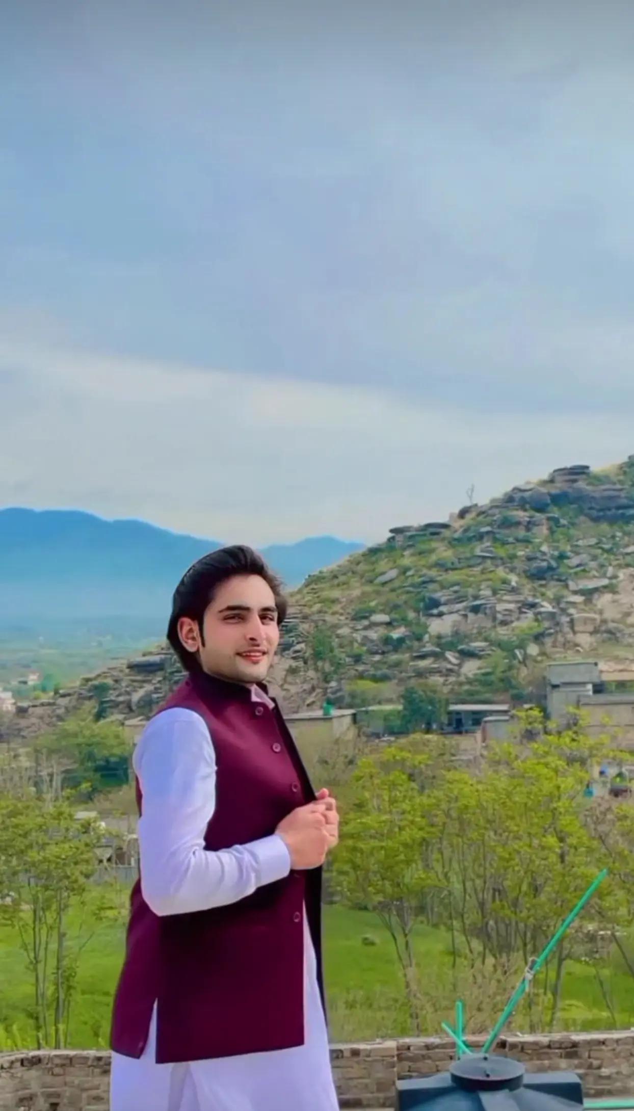 @حسن پرست🫀PESHO🦋