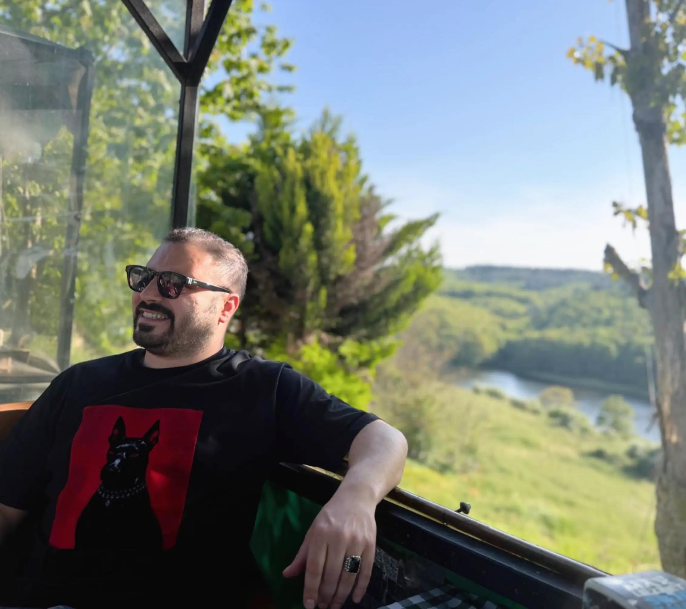 @ÖZGÜR