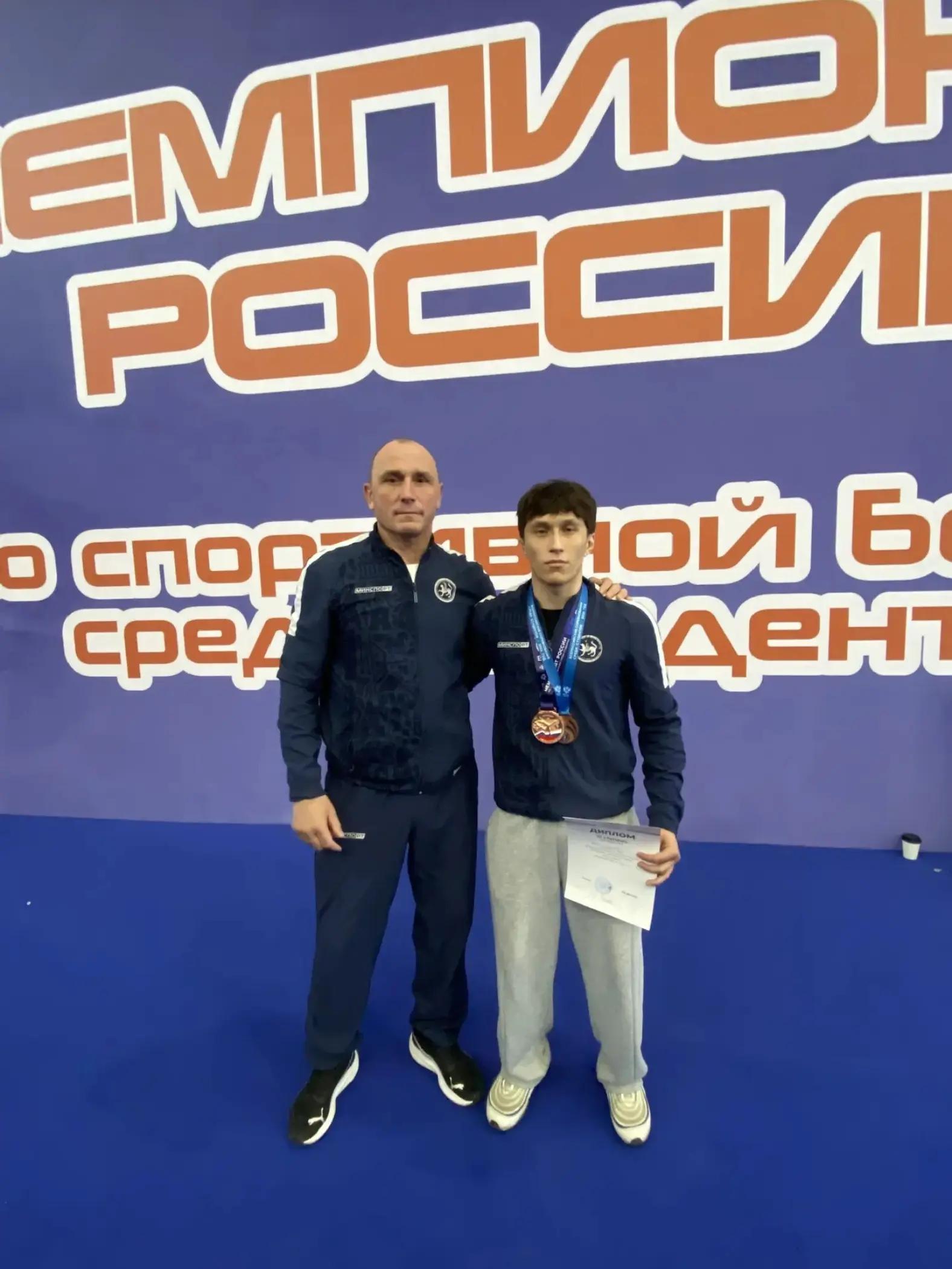 @Wrestling coach🤼♂️