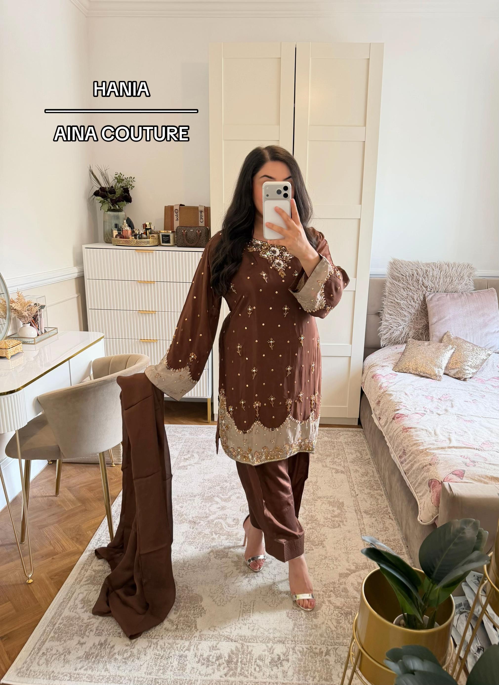 @Aina__couture