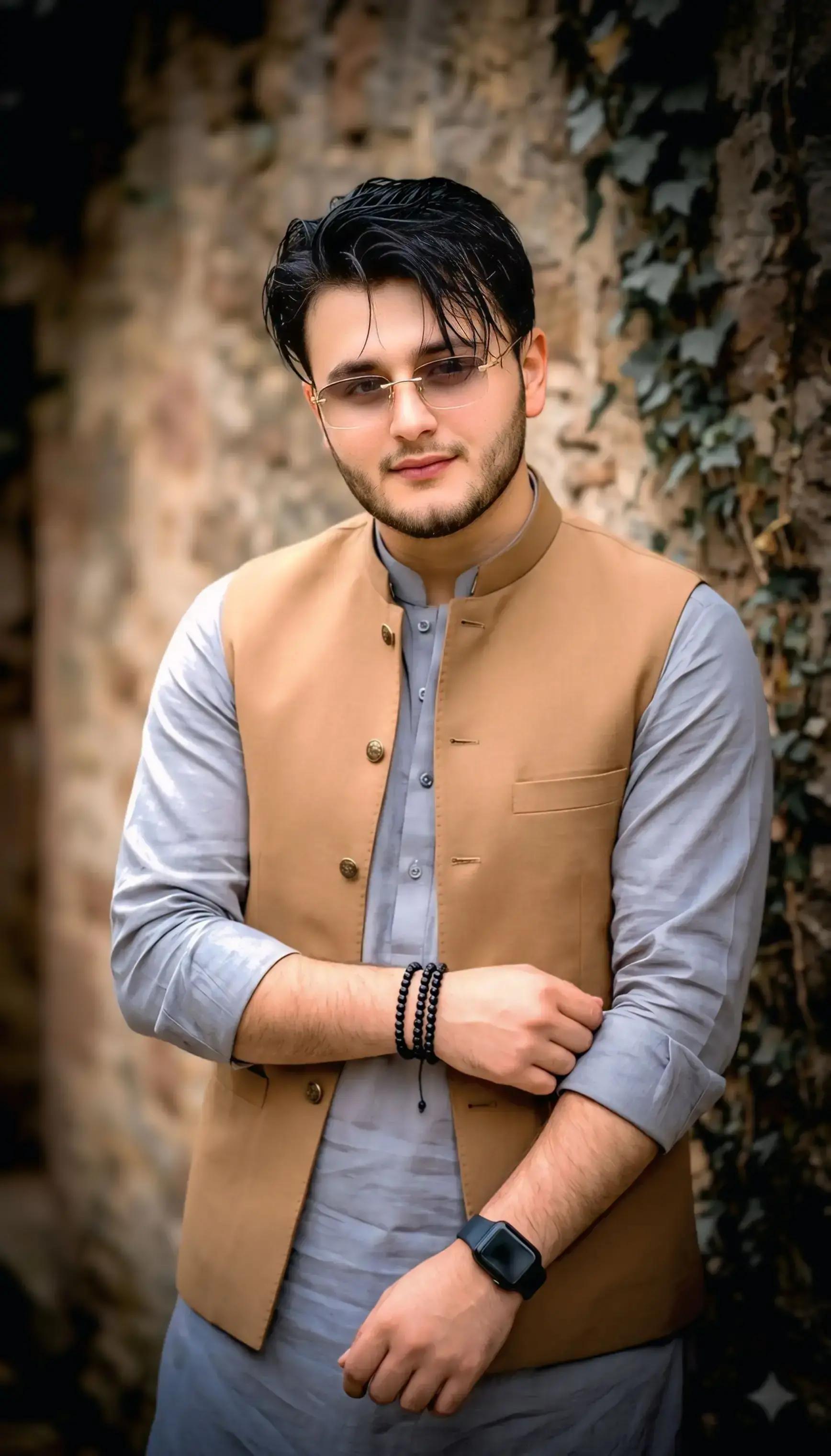 @🧡𝗦𝗛𝗔𝗡,𝐒𝐢𝐧𝐠𝐞𝐫🎤