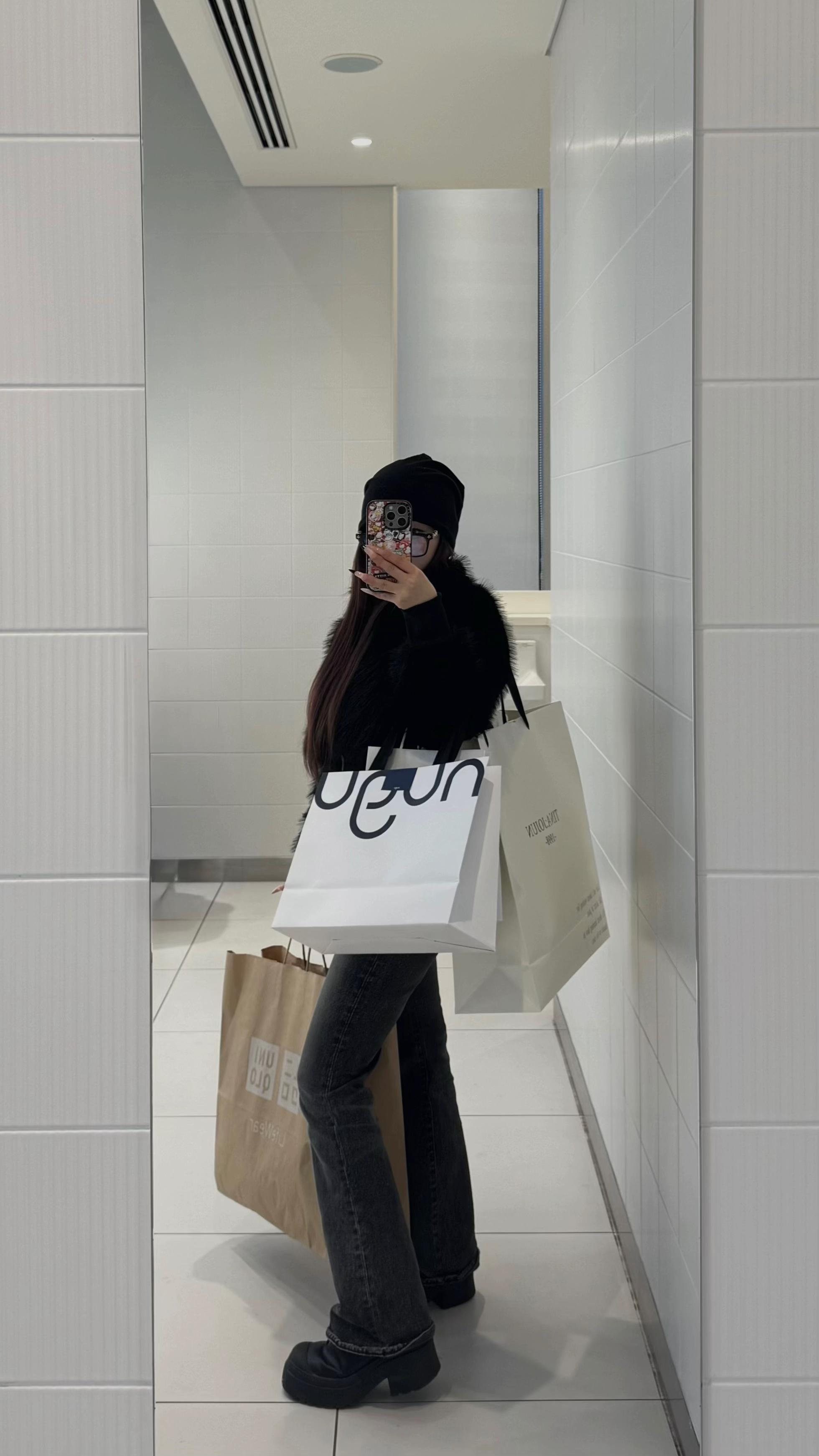 @リ コ