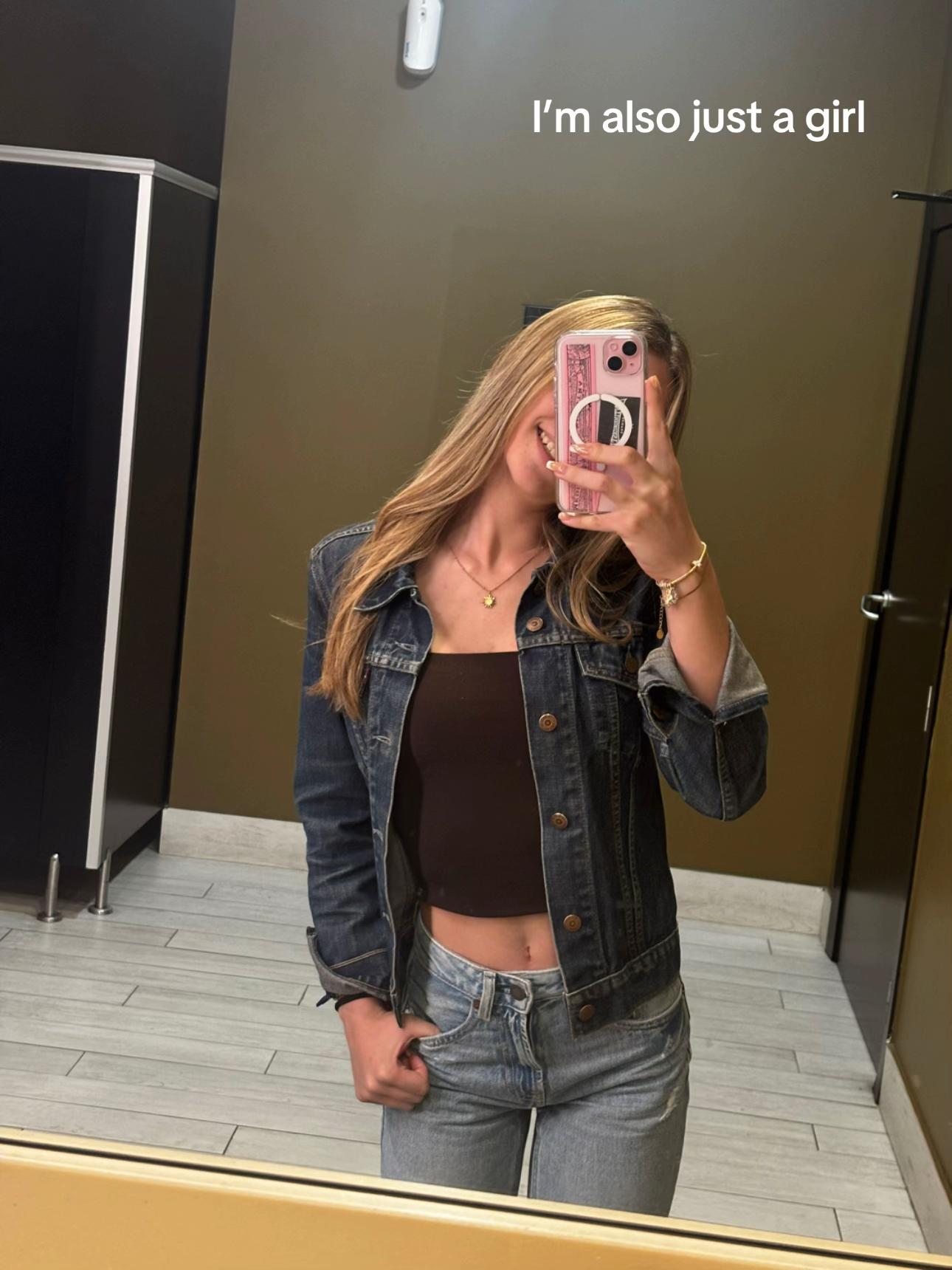 @𝑀𝓊𝓇𝒾 🎀