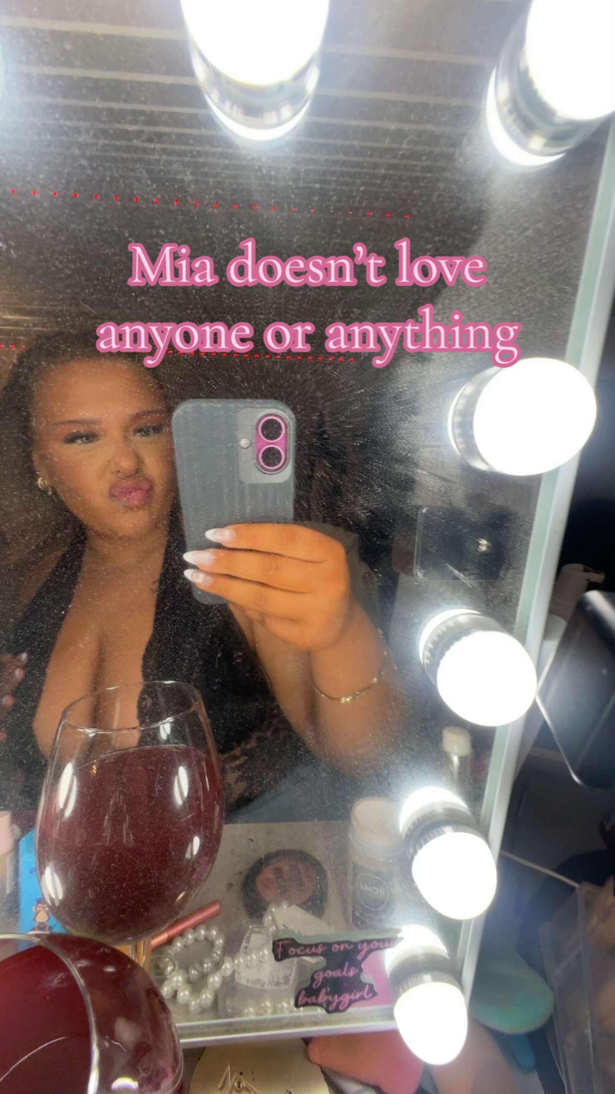 @Mia💋