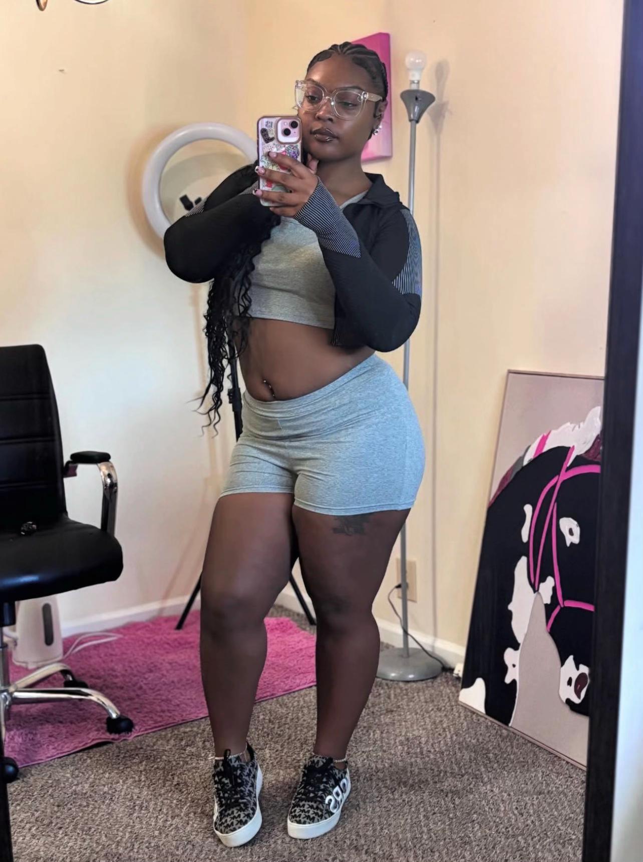 @julliatania__