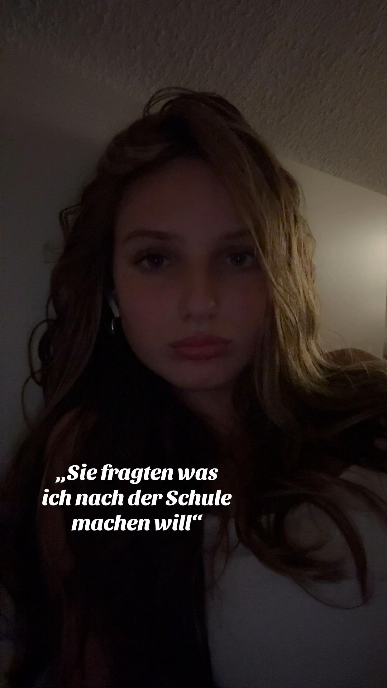 @𝐂𝐡𝐚𝐫𝐥𝐨𝐭𝐭𝐞
