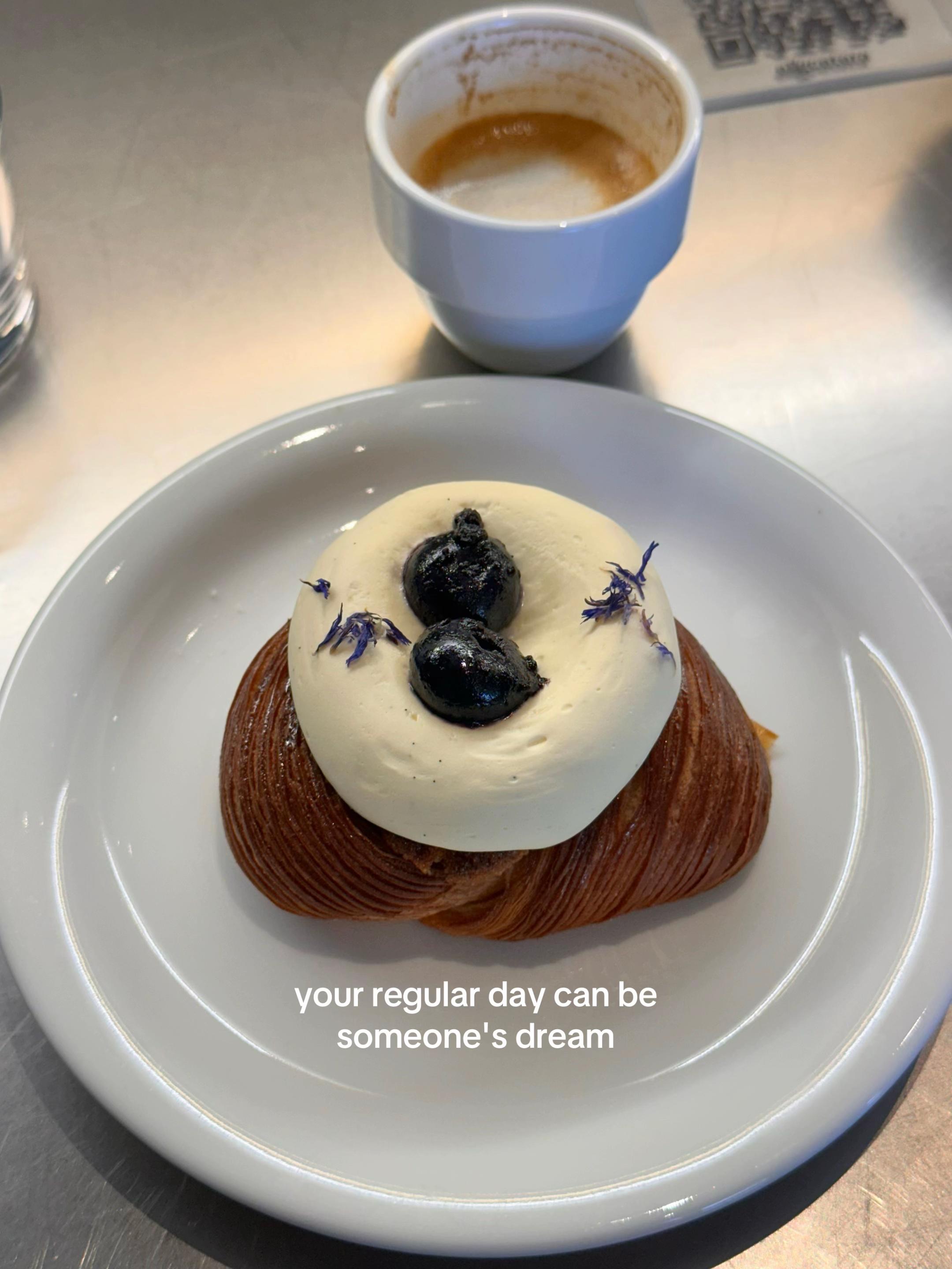 @Emilia✨ | real life 🤍🧁🪐
