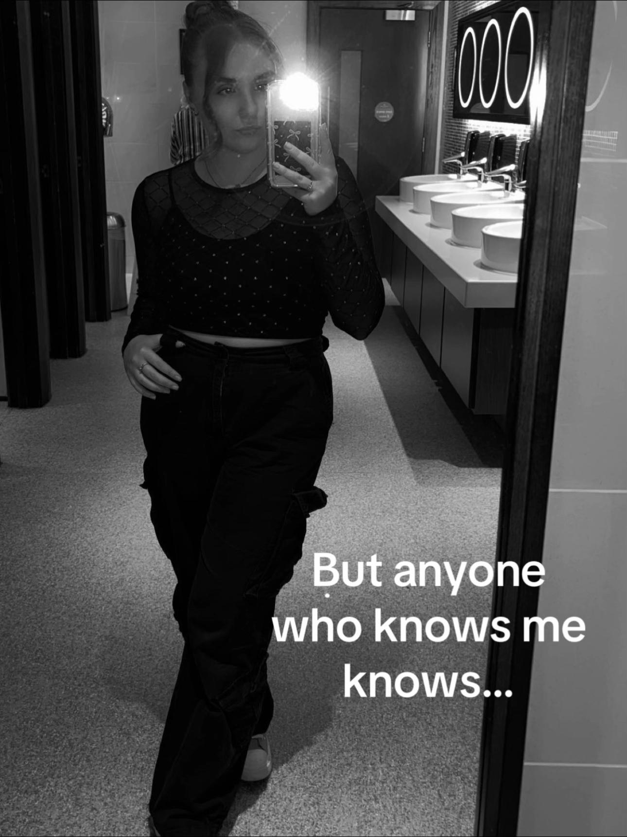 @Chloé Holmes✨