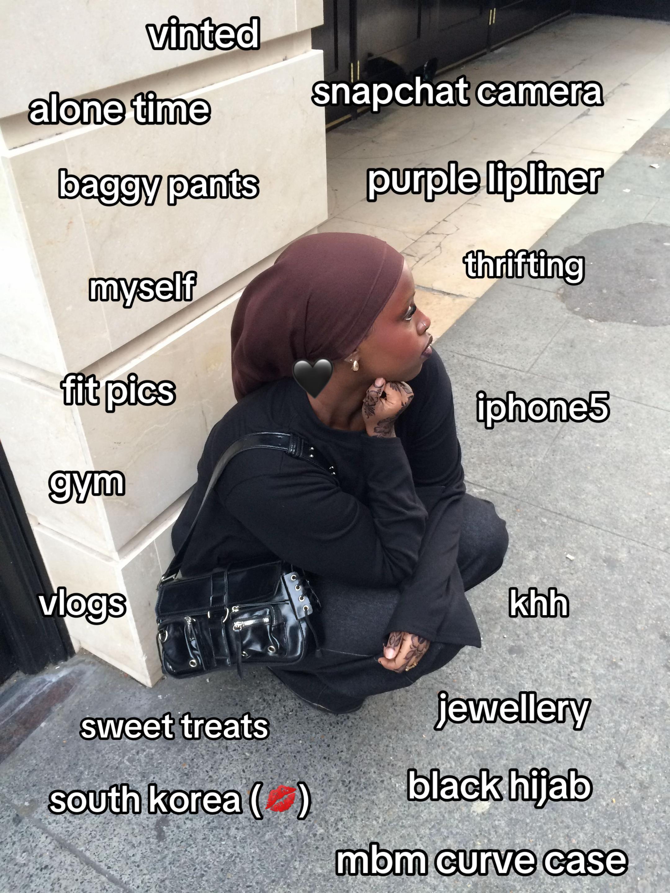 @<33