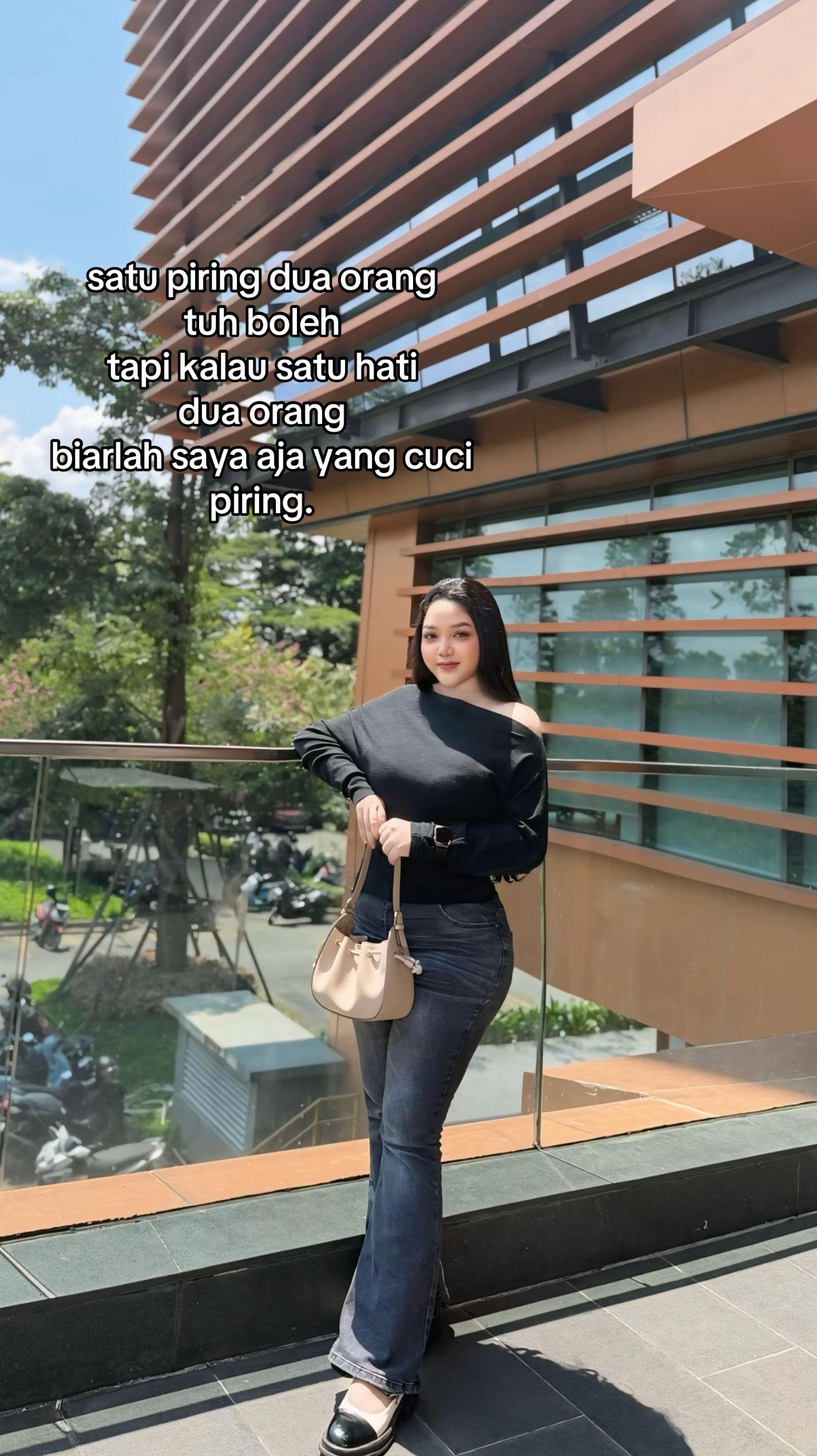 @𝓢𝓸𝓯𝓲𝓪𝓷𝓪𝓬𝓲𝓽𝓻𝓪