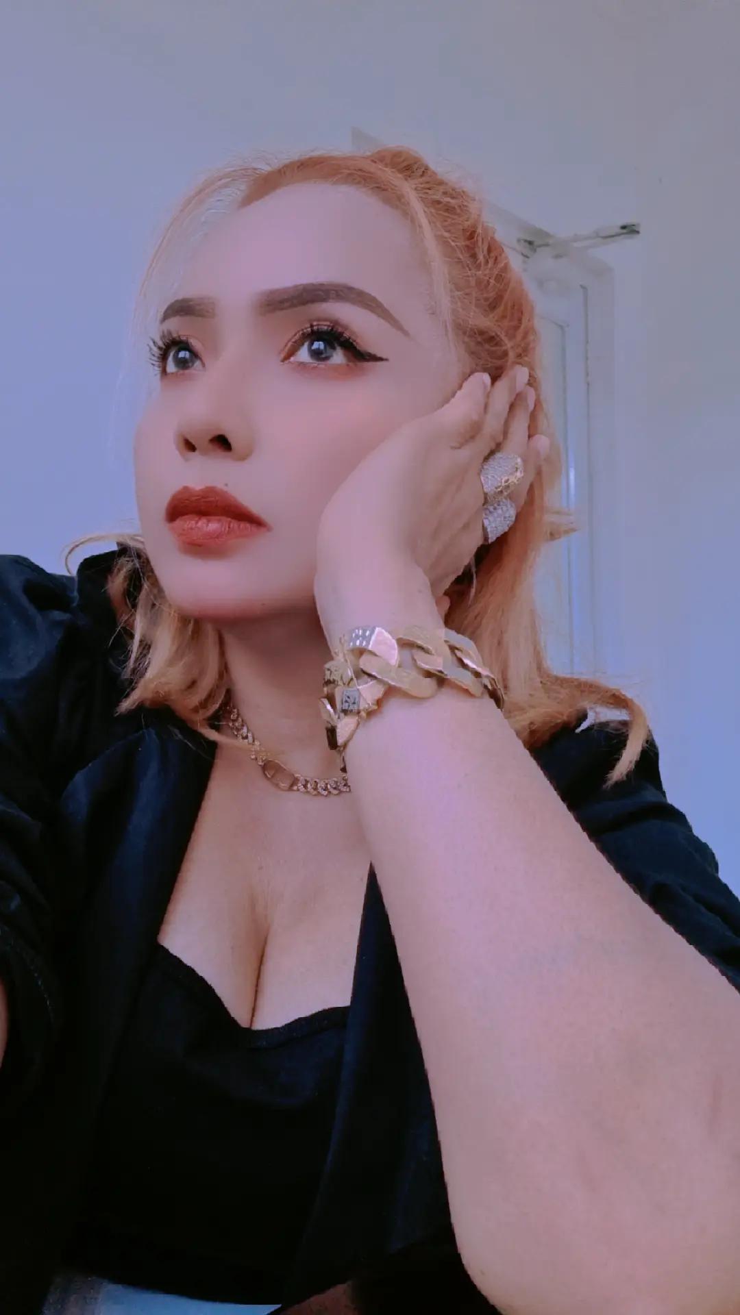 @OchiieeFashion