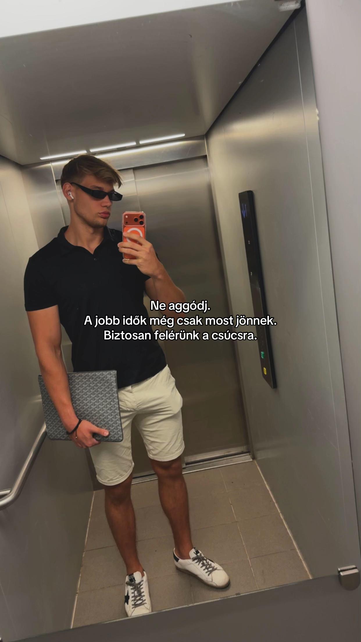 @Moln&aacute;r Andr&aacute;s