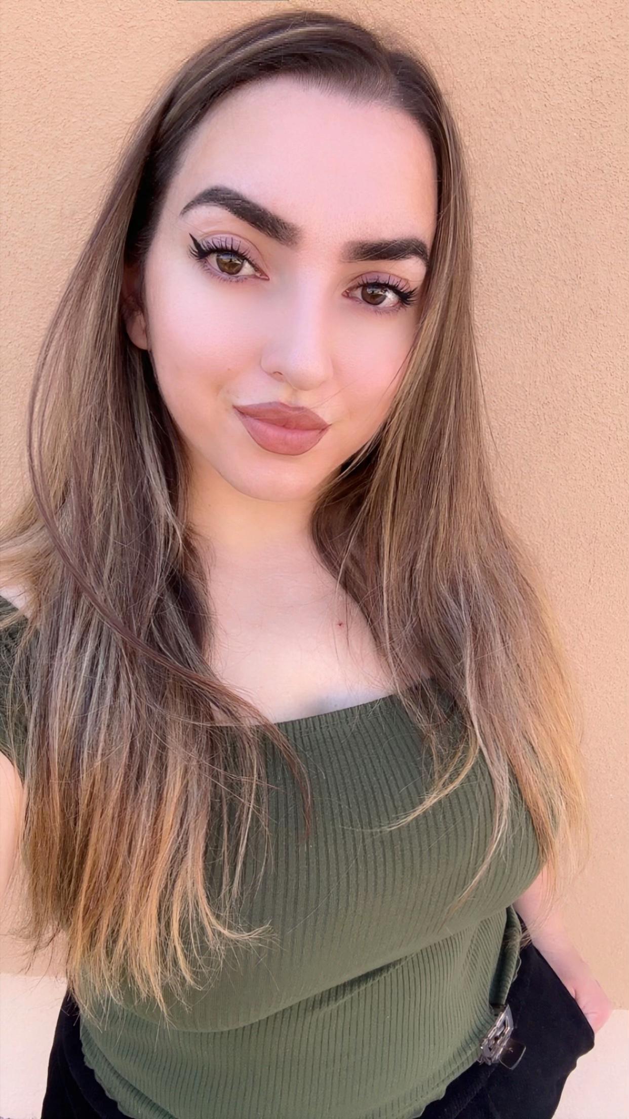 @Dina🌸