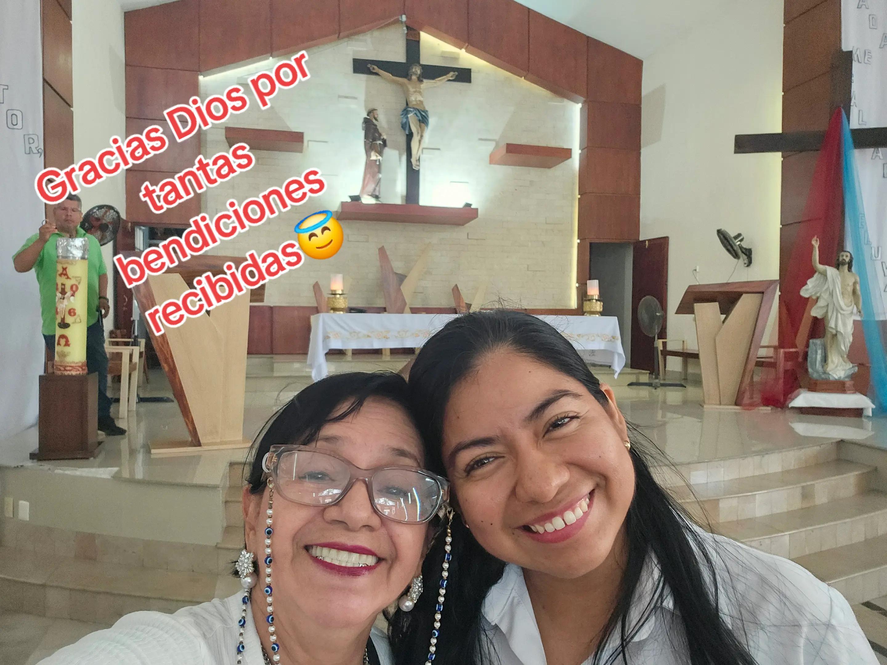 @Lupita V&eacute;lez &uacute;nica