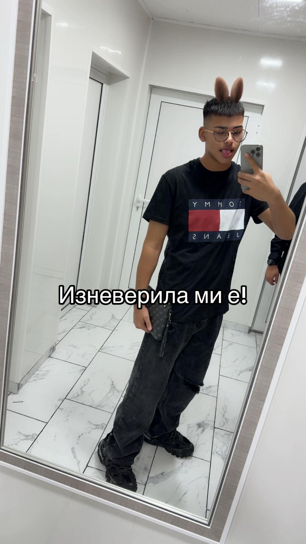 @𝙰𝚗𝚝𝚘𝚗𝚒𝚘_𝚅𝚊𝚜𝚒𝚕𝚎𝚠