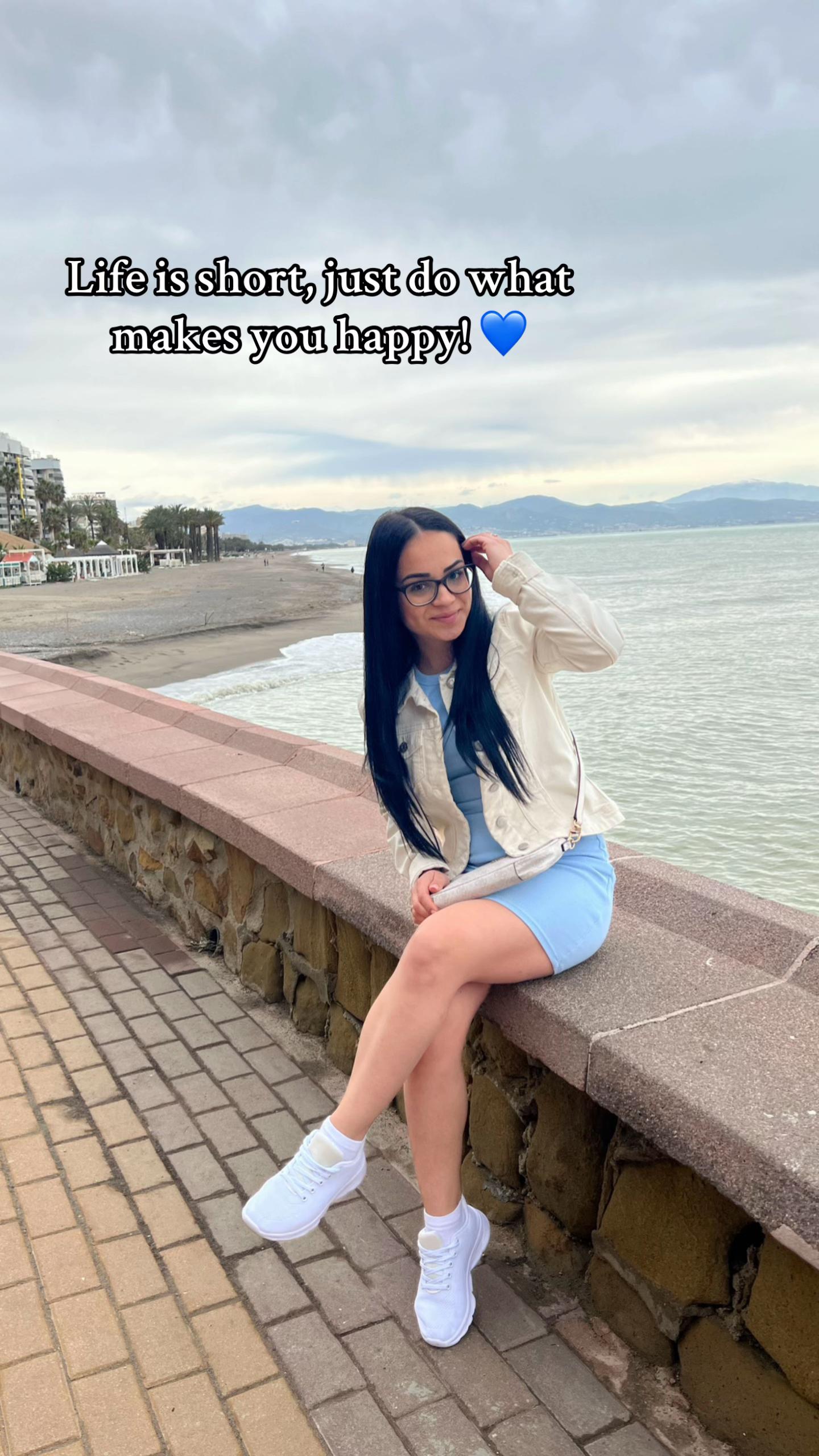 @A. ᥫ᭡