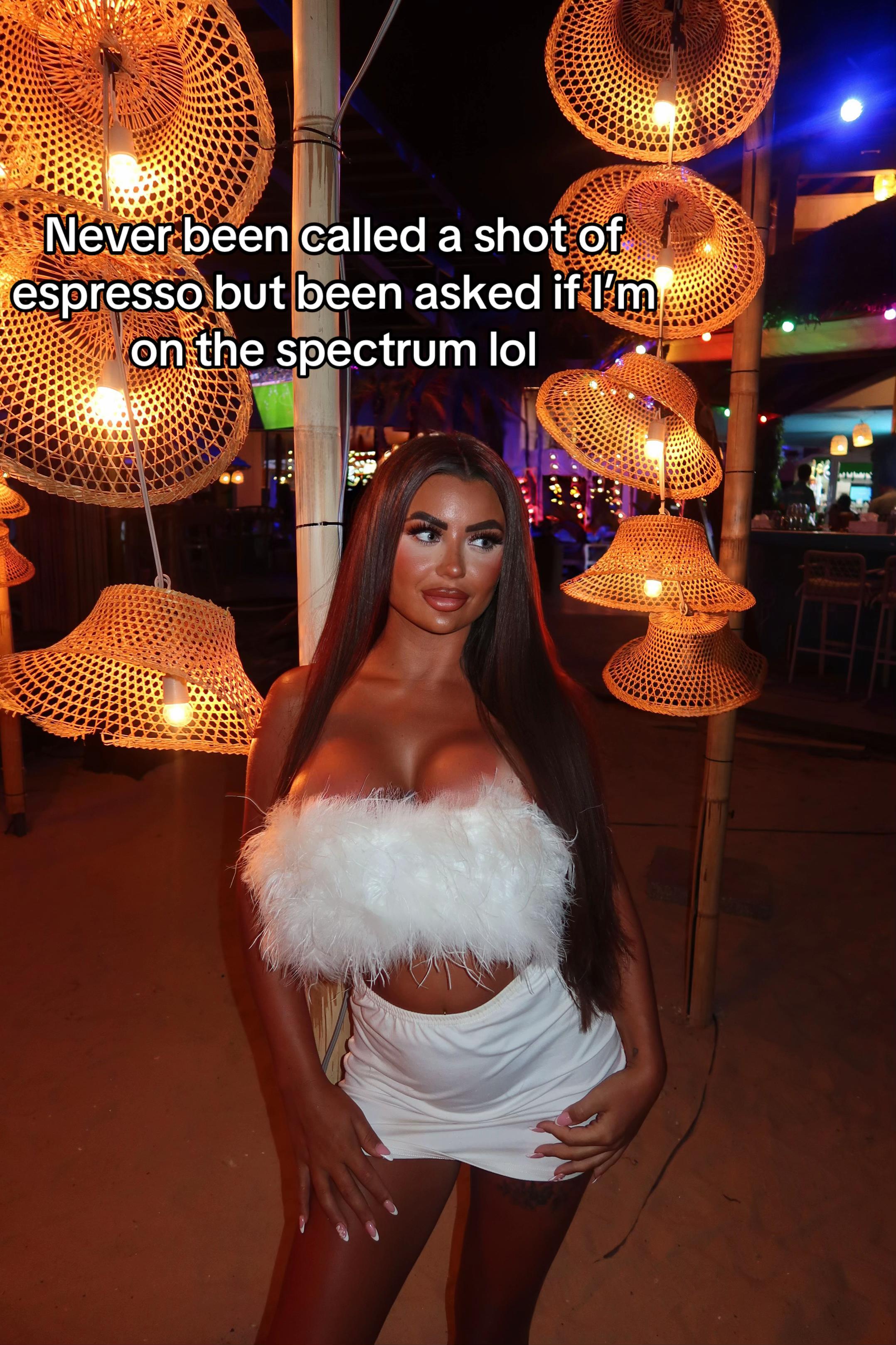 @elliethorpex0