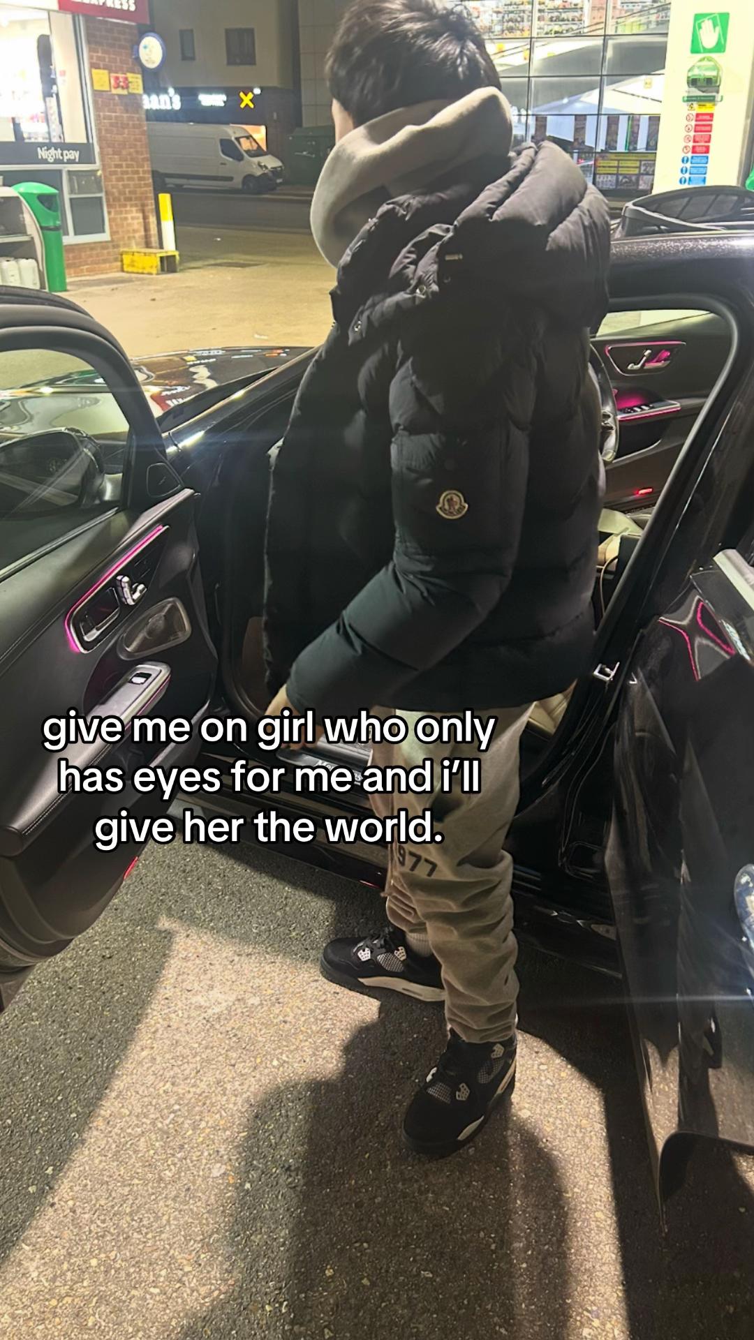 @️