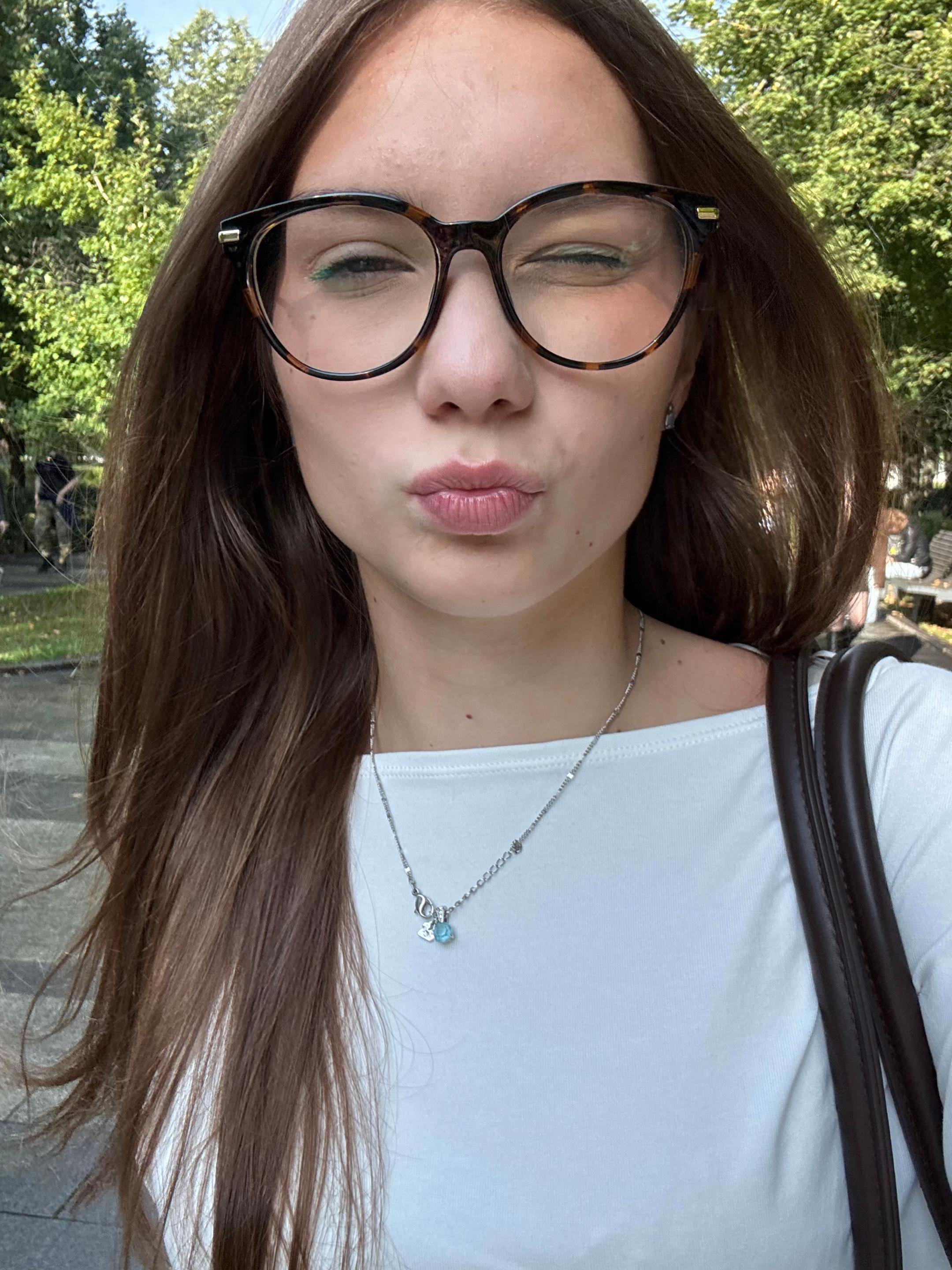 @викуся