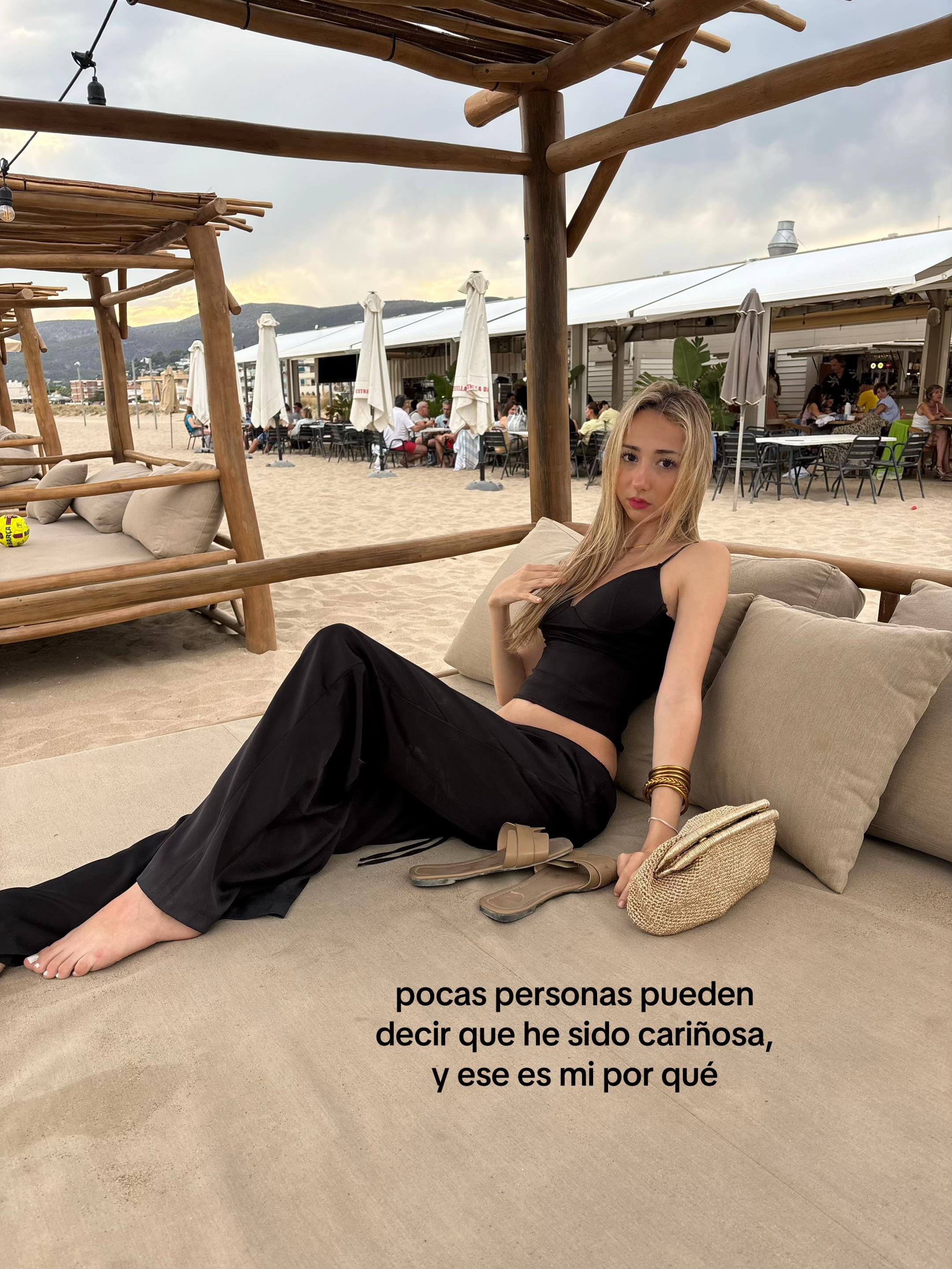 @𝐀𝐈𝐍𝐀𝐑𝐀 𝐀𝐘𝐎𝐑𝐀