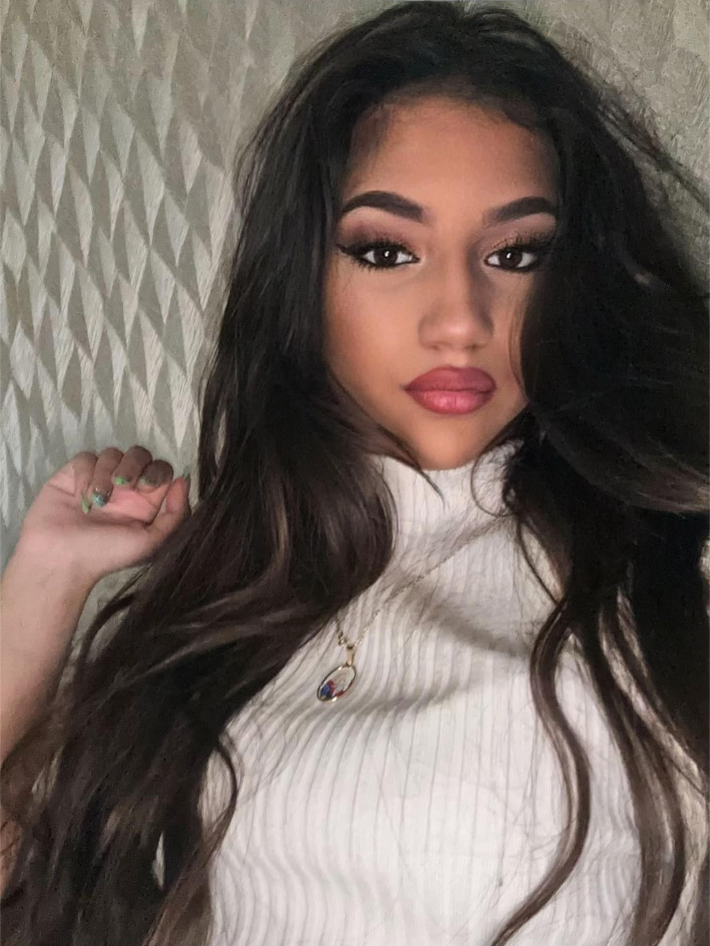 @Jazmin_Viragh