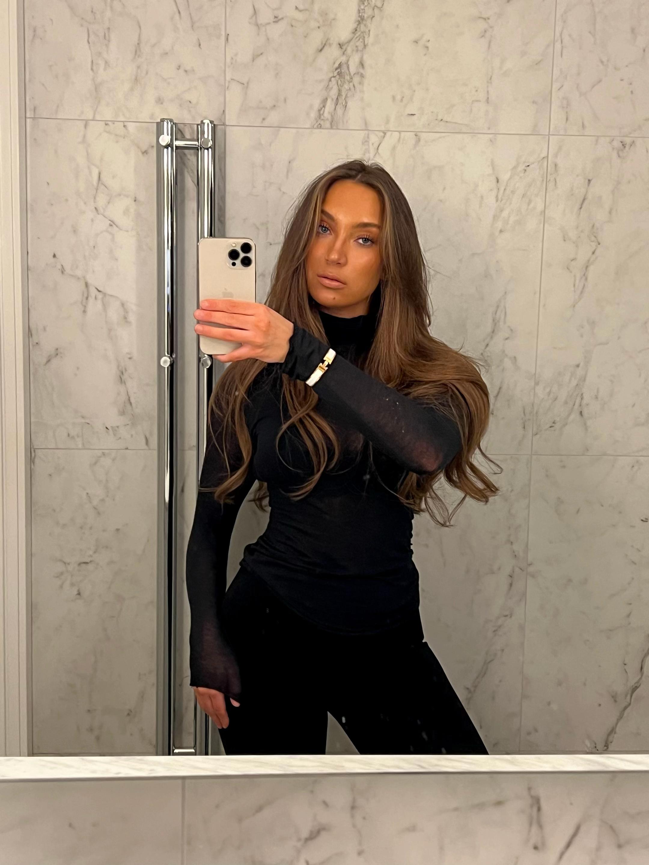 @celineeblom